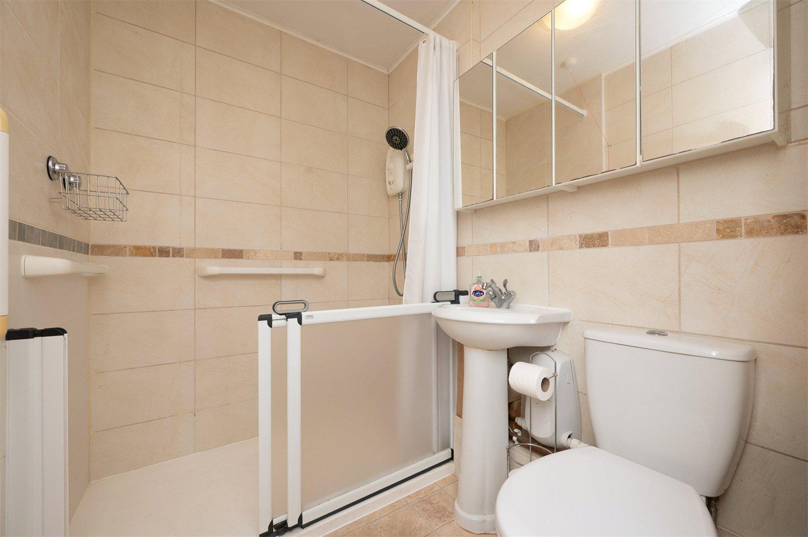 1 Bedroom  For Sale in Davis Court, Marlborough Road, St. Albans, Hertfordshire - View 9 - Collinson Hall