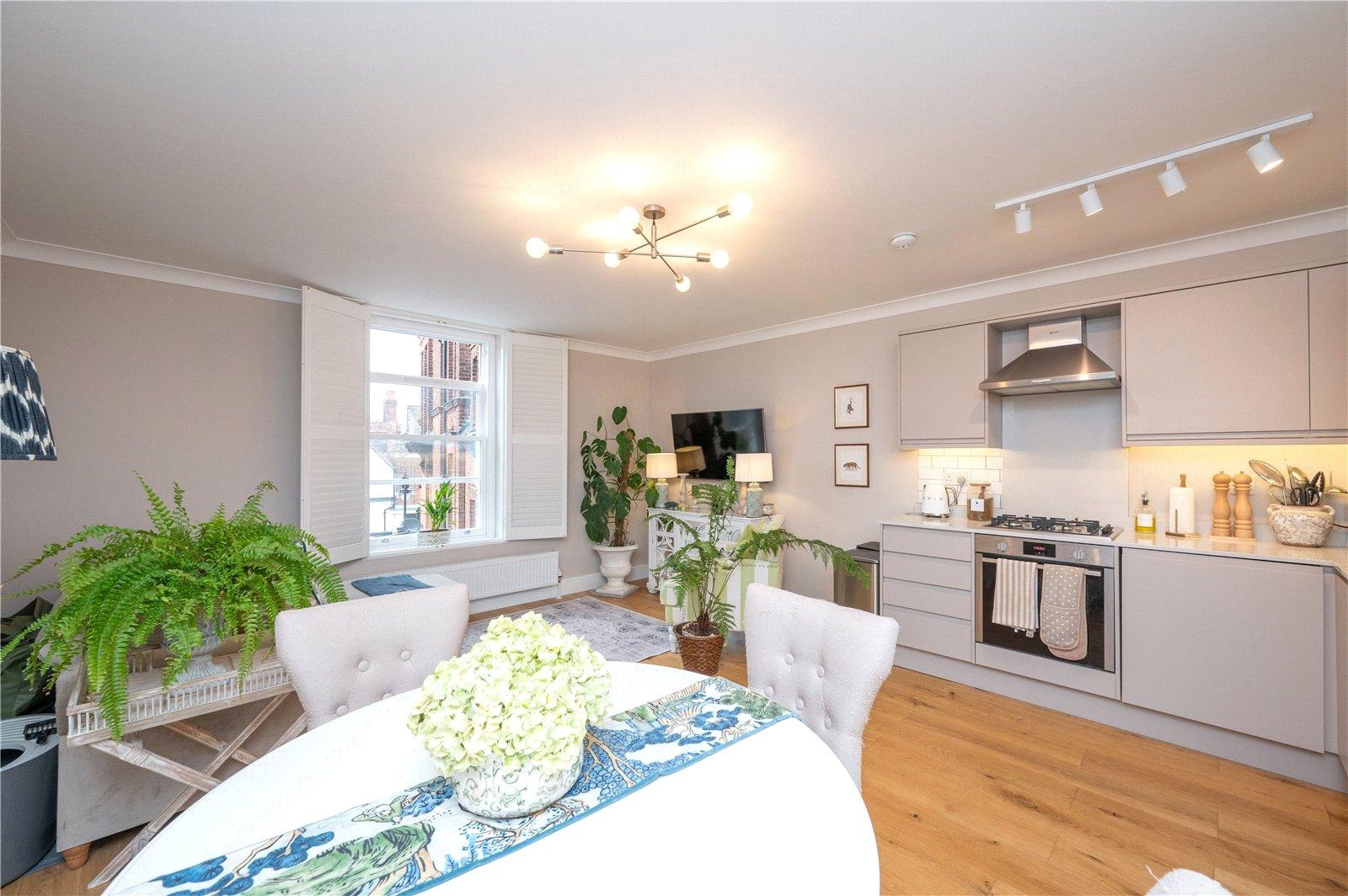 1 Bedroom Flat/Apartment For Sale in Chequer Street, St. Albans, Hertfordshire - View 2 - Collinson Hall