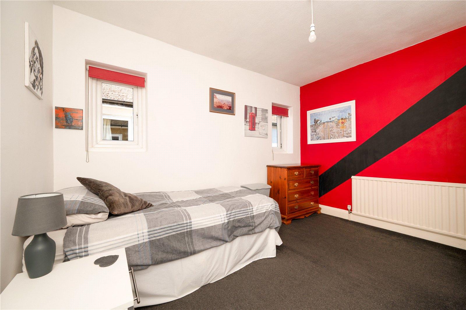4 Bedroom Semi-Detached House For Sale in Driftwood Avenue, St. Albans, Hertfordshire - View 8 - Collinson Hall