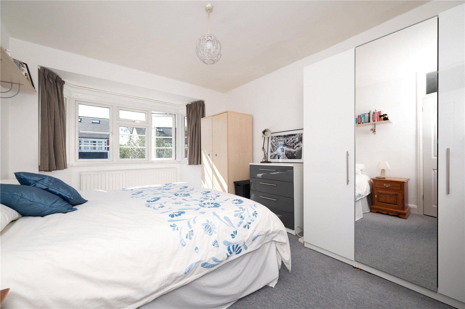 4 Bedroom Semi-Detached House For Sale in Driftwood Avenue, St. Albans, Hertfordshire - View 18 - Collinson Hall