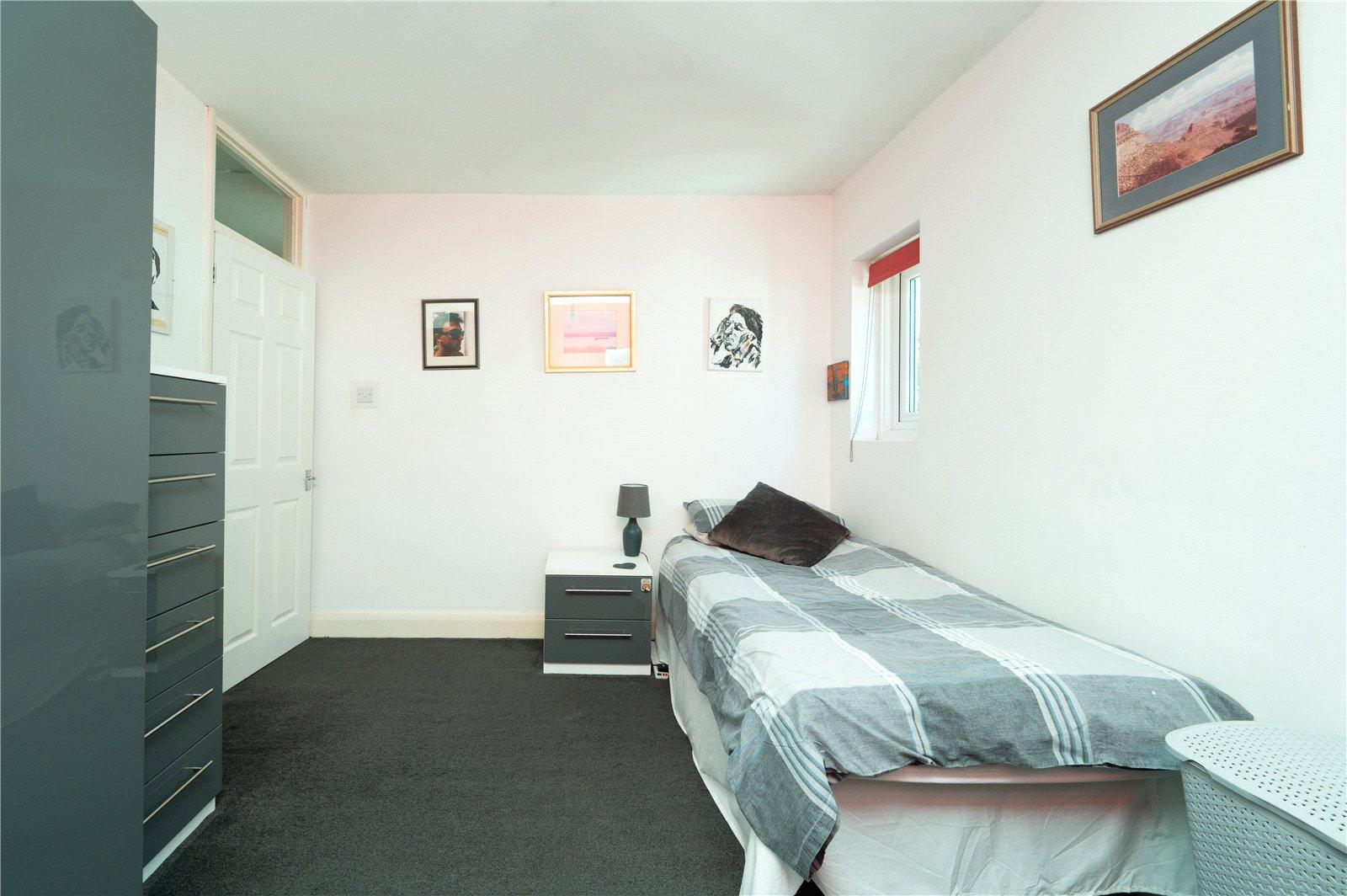 4 Bedroom Semi-Detached House For Sale in Driftwood Avenue, St. Albans, Hertfordshire - View 11 - Collinson Hall