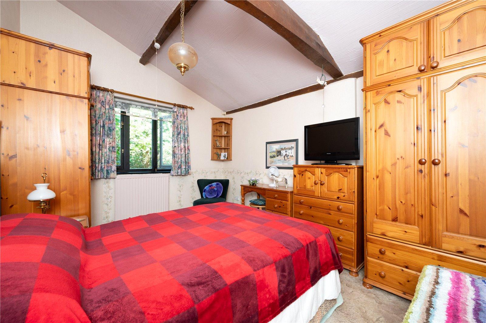 2 Bedroom Bungalow,garage For Sale in Hemel Hempstead Road, Leverstock Green, Hertfordshire - View 6 - Collinson Hall