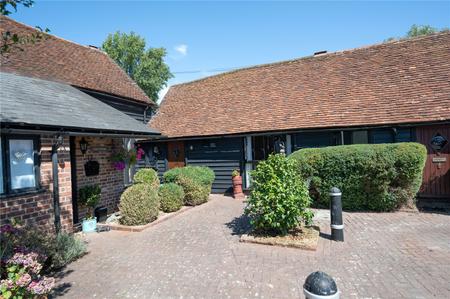 2 Bedroom Bungalow,garage For Sale in Hemel Hempstead Road, Leverstock Green, Hertfordshire - Collinson Hall