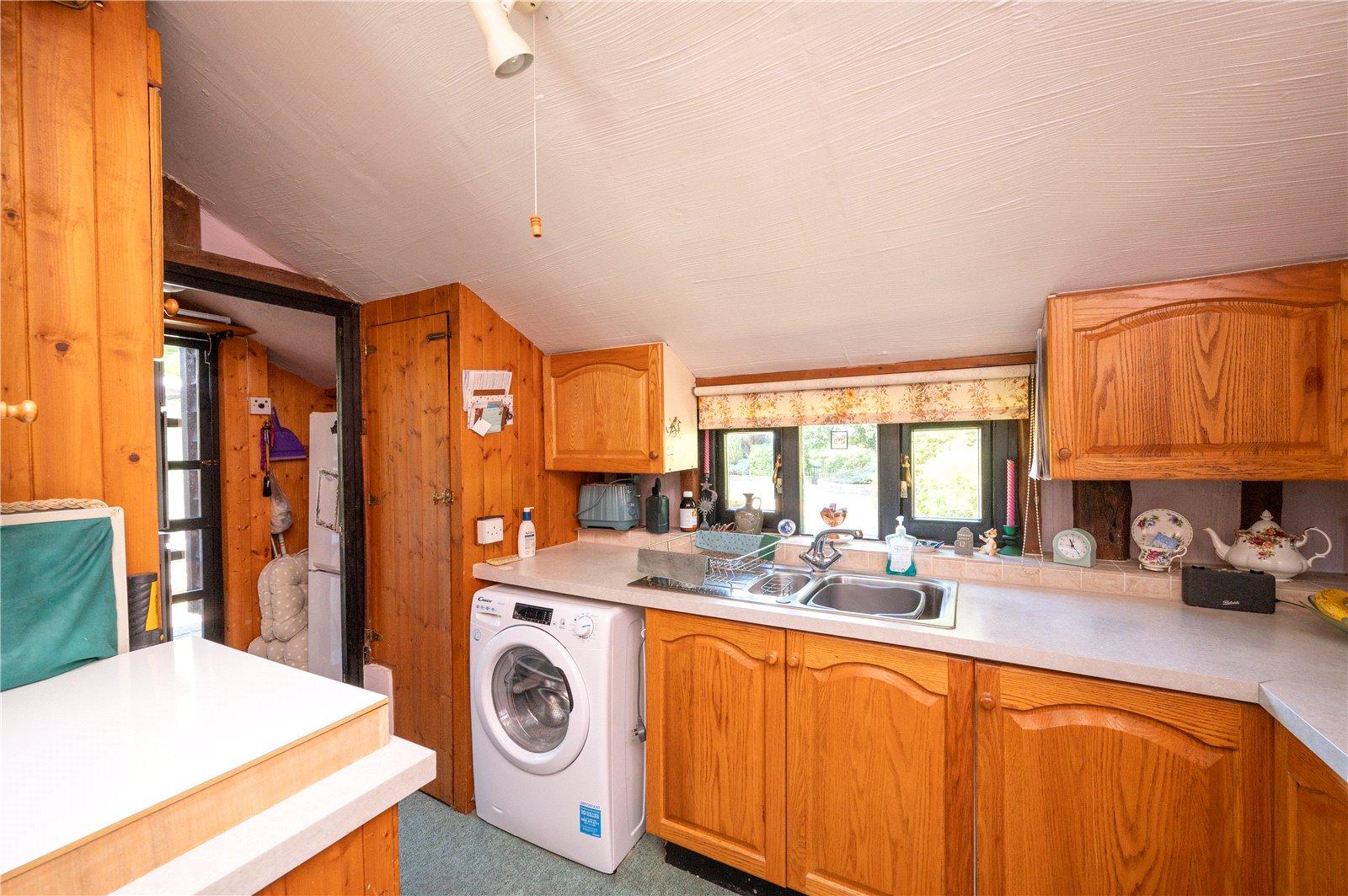 2 Bedroom Bungalow,garage For Sale in Hemel Hempstead Road, Leverstock Green, Hertfordshire - View 5 - Collinson Hall