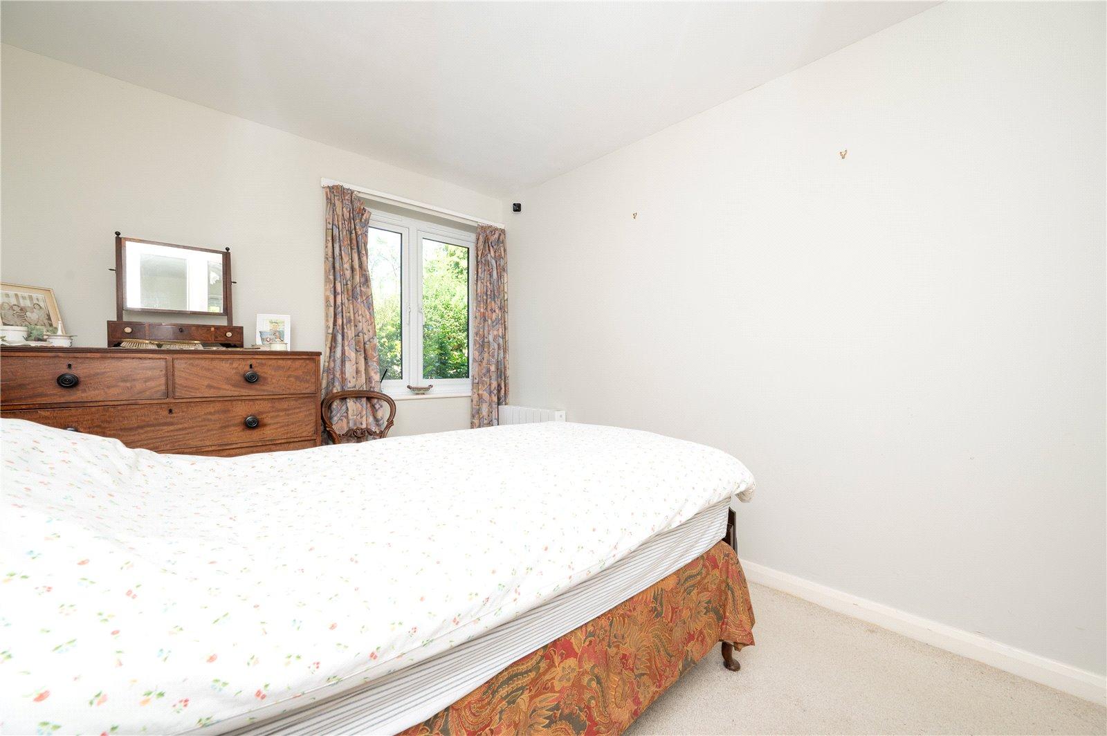 1 Bedroom  For Sale in Belmont Hill, St. Albans, Hertfordshire - View 6 - Collinson Hall