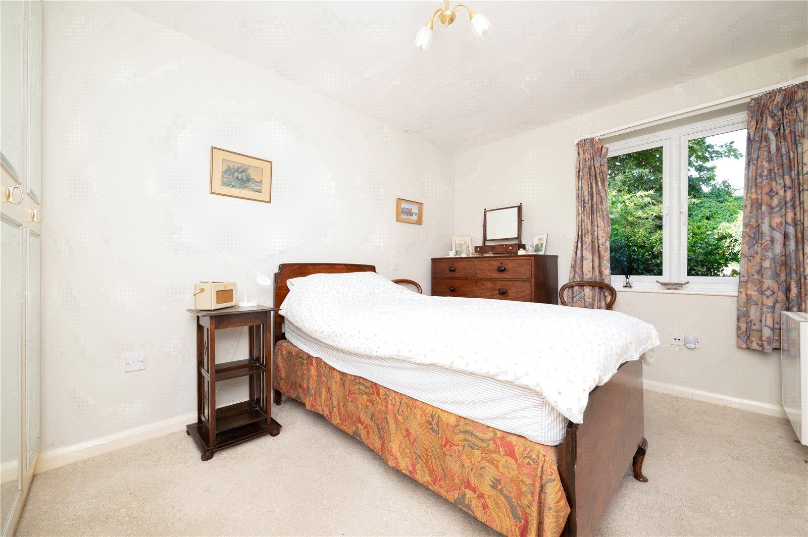 1 Bedroom  For Sale in Belmont Hill, St. Albans, Hertfordshire - View 4 - Collinson Hall