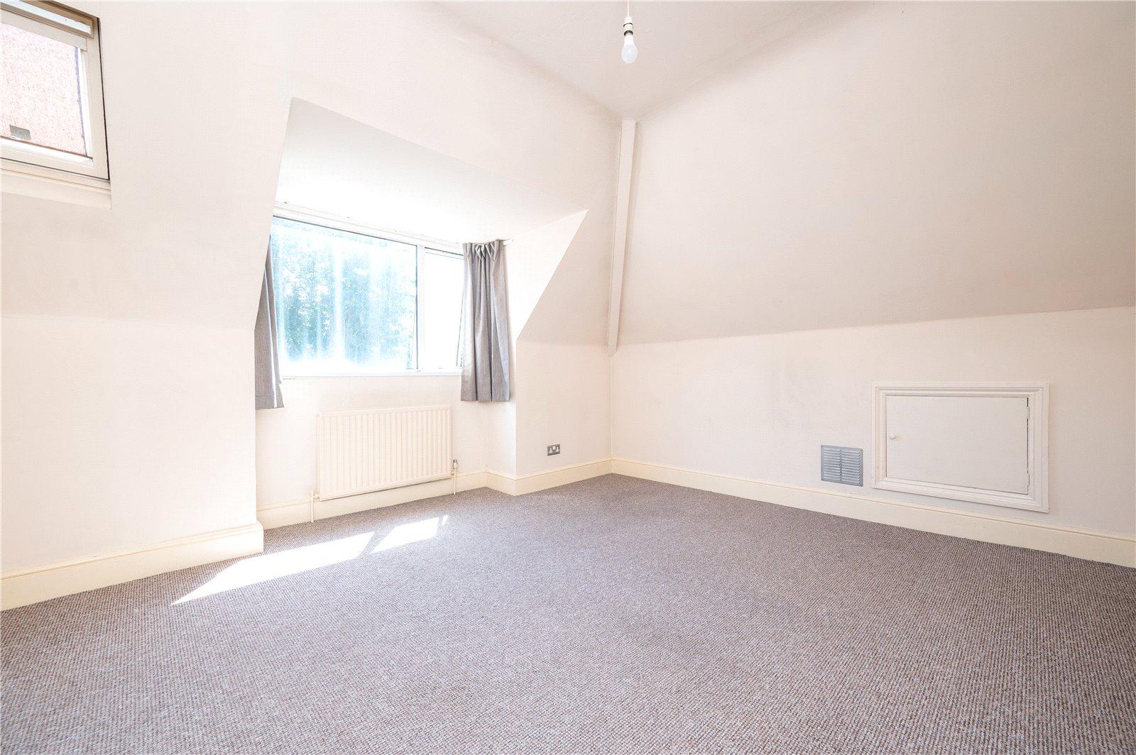 1 Bedroom  For Sale in Beaconsfield Road, St. Albans, Hertfordshire - View 2 - Collinson Hall