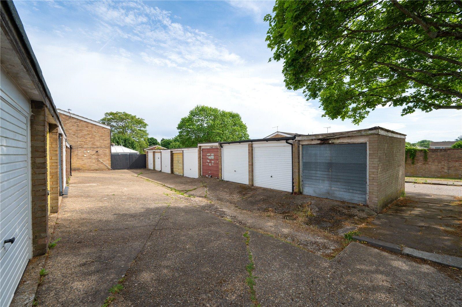 4 Bedroom  For Sale in Whitecroft, St. Albans, Hertfordshire - View 16 - Collinson Hall