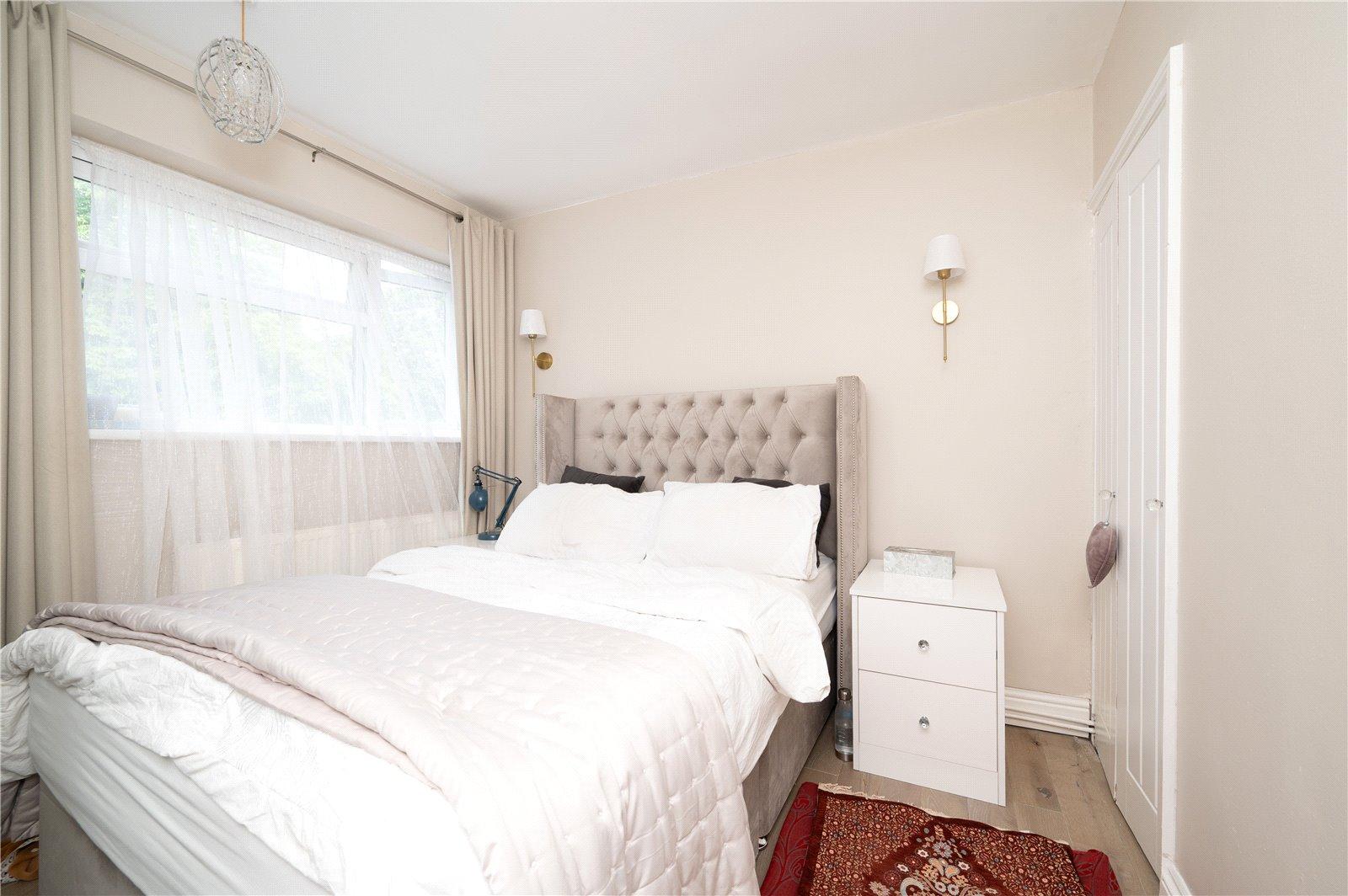 4 Bedroom  For Sale in Whitecroft, St. Albans, Hertfordshire - View 6 - Collinson Hall