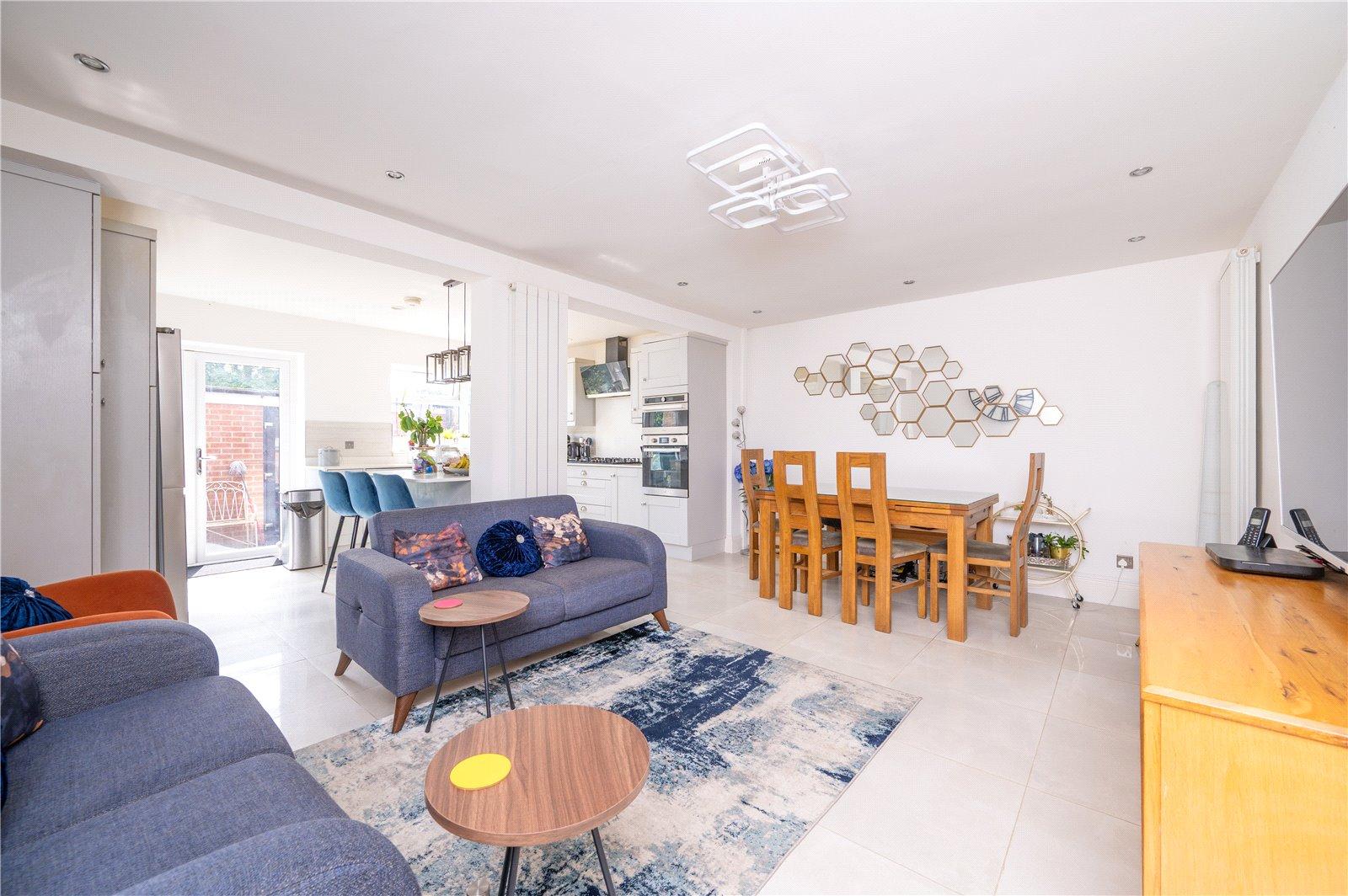4 Bedroom  For Sale in Whitecroft, St. Albans, Hertfordshire - View 3 - Collinson Hall
