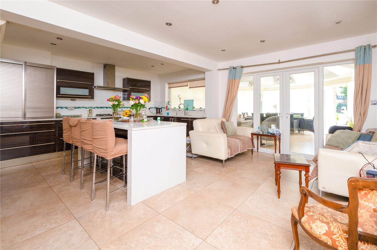 5 Bedroom  For Sale in St. Albans Road West, Hatfield, Hertfordshire - View 4 - Collinson Hall