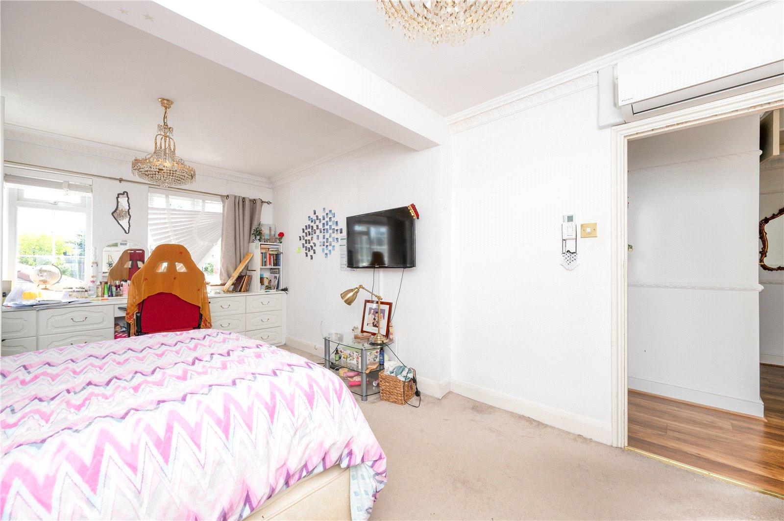 5 Bedroom  For Sale in St. Albans Road West, Hatfield, Hertfordshire - View 16 - Collinson Hall