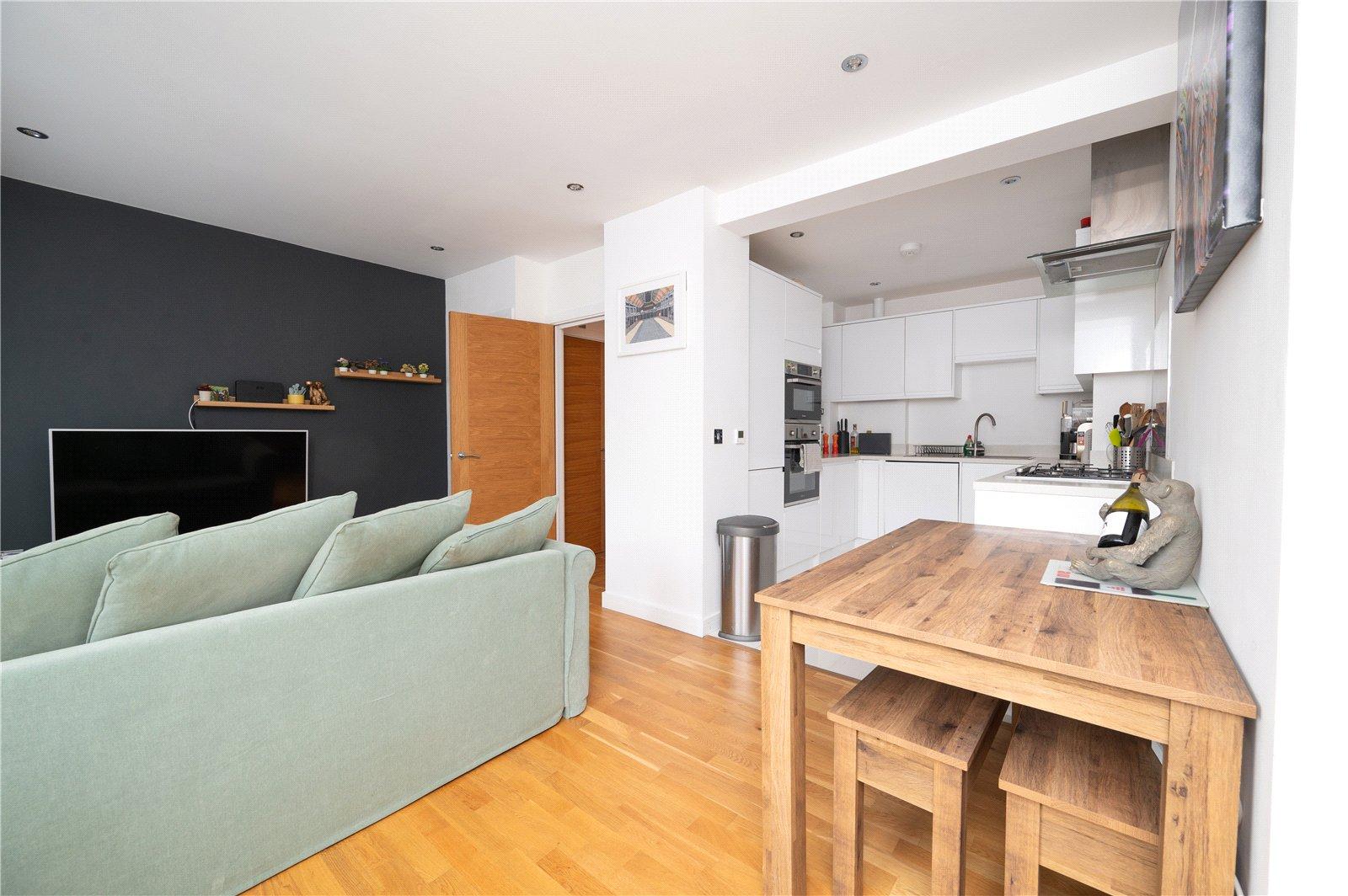 2 Bedroom Flat/Apartment For Sale in Old London Road, St. Albans, Hertfordshire - View 3 - Collinson Hall