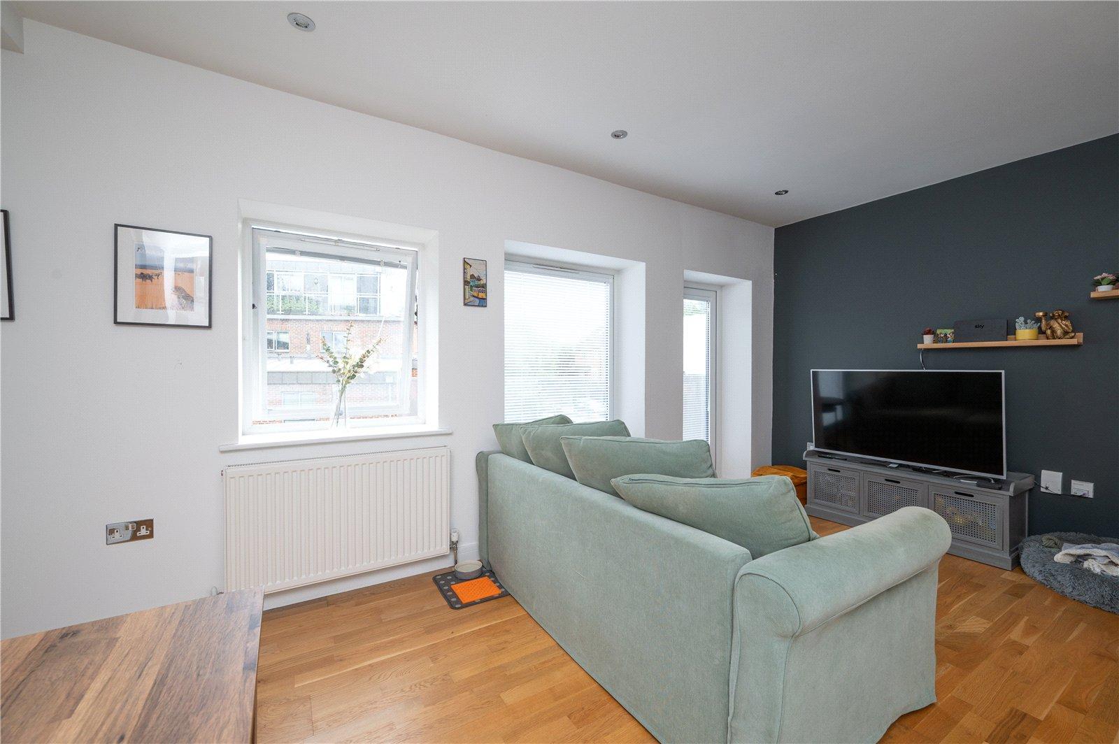 2 Bedroom Flat/Apartment For Sale in Old London Road, St. Albans, Hertfordshire - View 4 - Collinson Hall