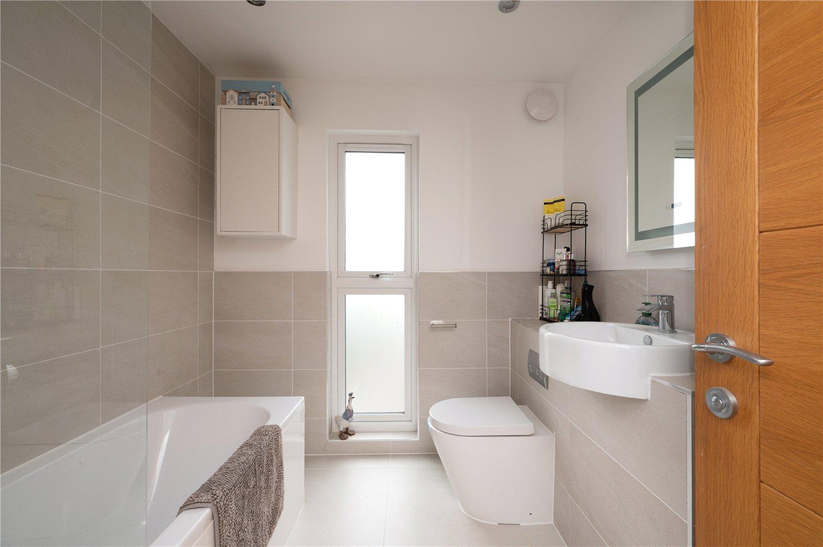 2 Bedroom Flat/Apartment For Sale in Old London Road, St. Albans, Hertfordshire - View 8 - Collinson Hall