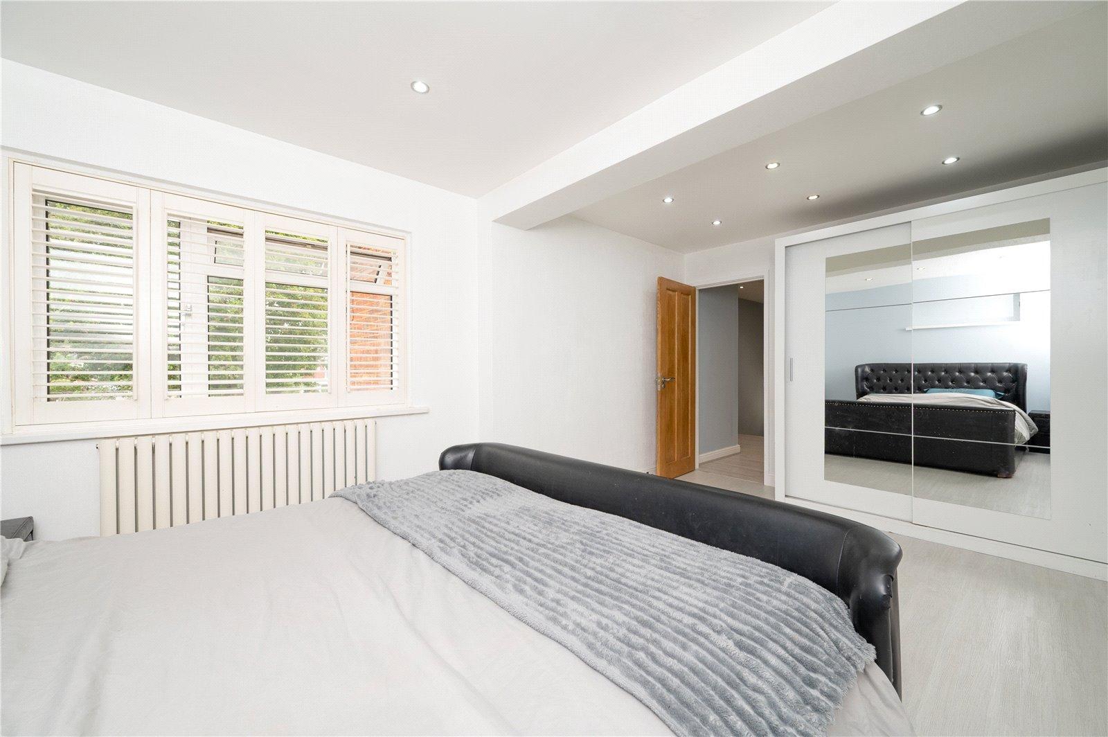 6 Bedroom  For Sale in Maplefield, Park Street, St. Albans, Hertfordshire - View 7 - Collinson Hall