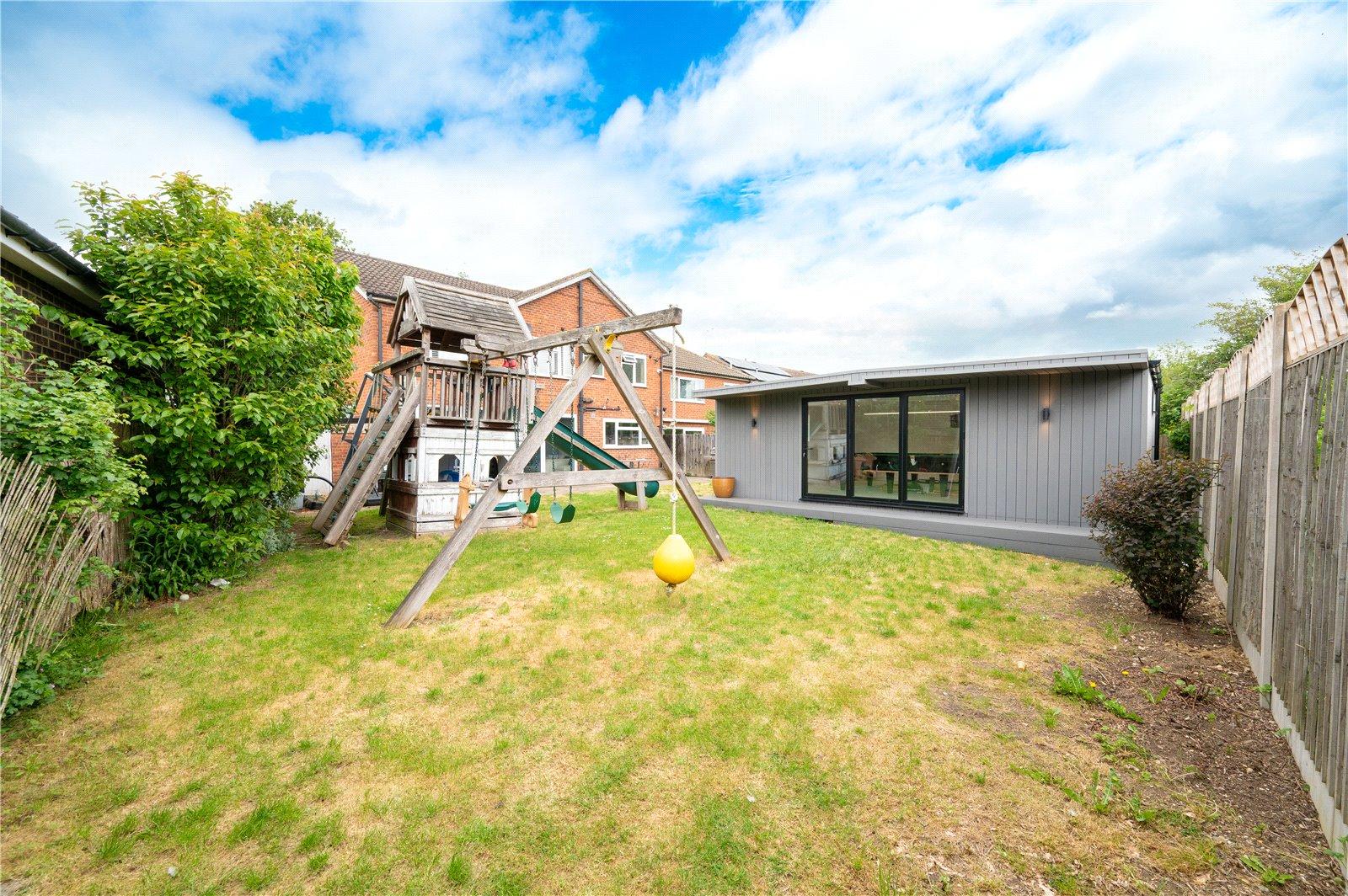 6 Bedroom  For Sale in Maplefield, Park Street, St. Albans, Hertfordshire - View 18 - Collinson Hall