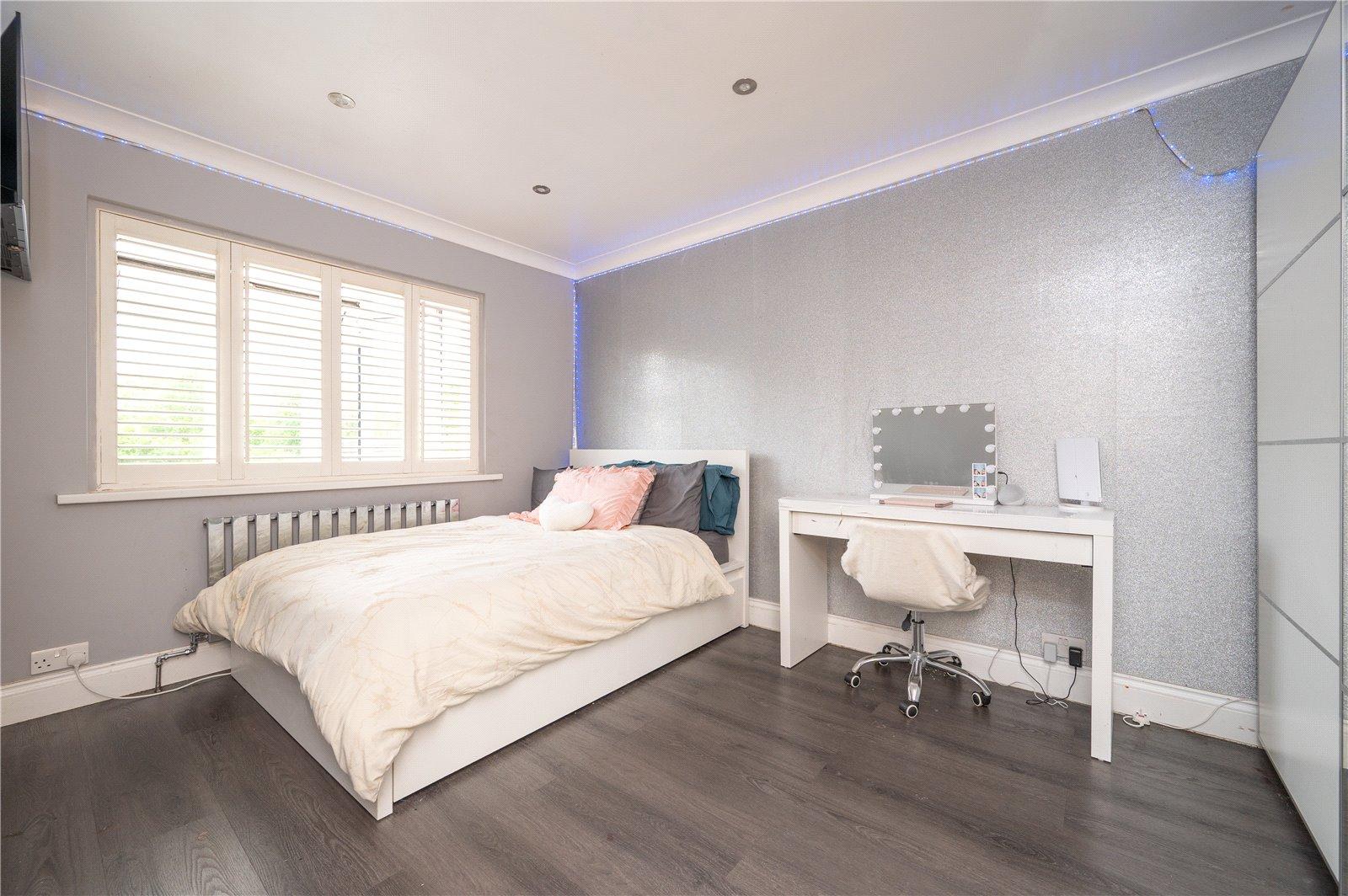 6 Bedroom  For Sale in Maplefield, Park Street, St. Albans, Hertfordshire - View 9 - Collinson Hall