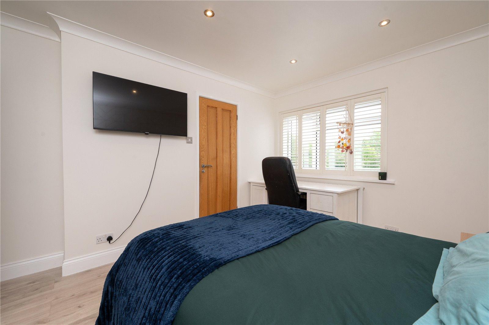 6 Bedroom  For Sale in Maplefield, Park Street, St. Albans, Hertfordshire - View 12 - Collinson Hall