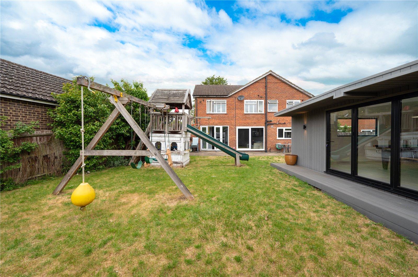 6 Bedroom  For Sale in Maplefield, Park Street, St. Albans, Hertfordshire - View 6 - Collinson Hall