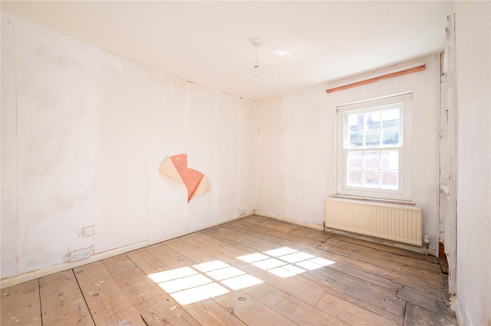 2 Bedroom End Of Terrace House Sold Subject to Contract in Spencer Street, St. Albans, Hertfordshire - View 9 - Collinson Hall
