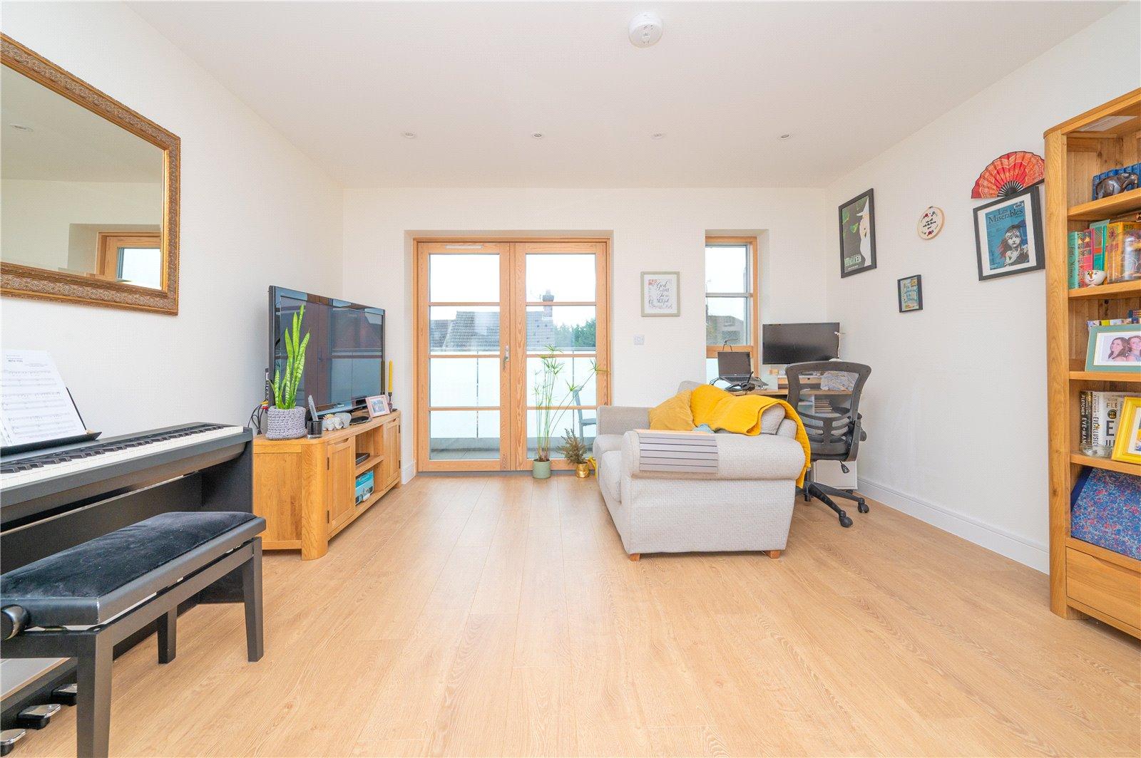 2 Bedroom Terraced House For Sale in Montague Close, Hatfield Road, St. Albans, Hertfordshire - View 11 - Collinson Hall