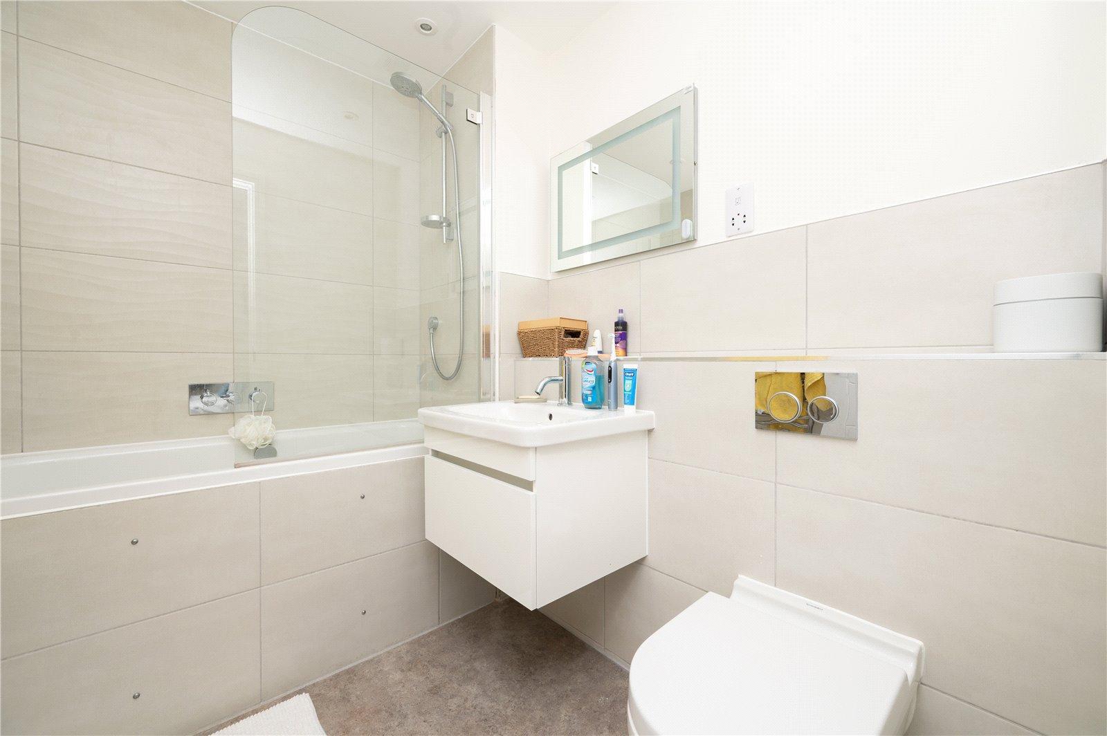 2 Bedroom Terraced House For Sale in Montague Close, Hatfield Road, St. Albans, Hertfordshire - View 7 - Collinson Hall