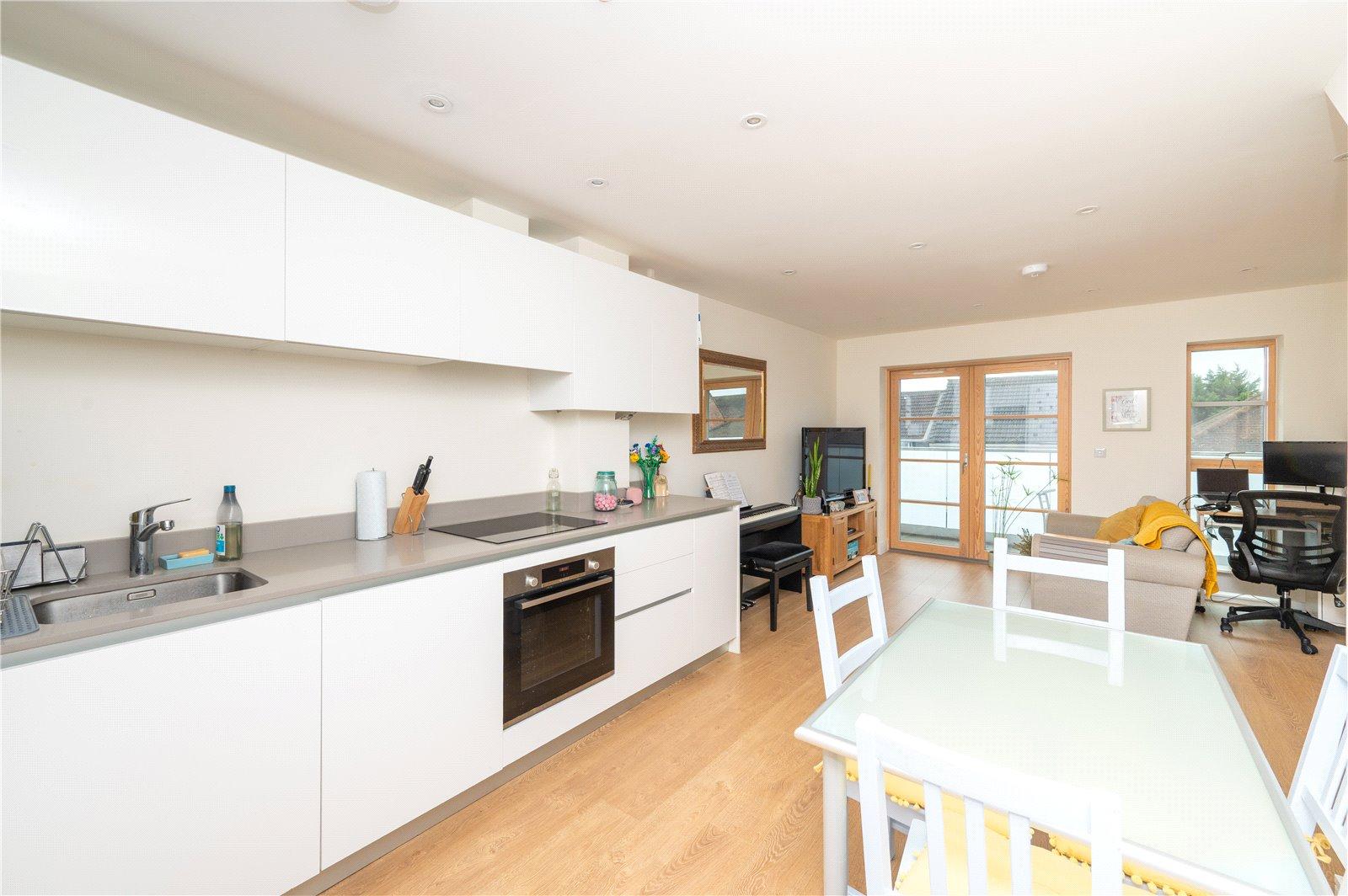 2 Bedroom Terraced House For Sale in Montague Close, Hatfield Road, St. Albans, Hertfordshire - View 2 - Collinson Hall