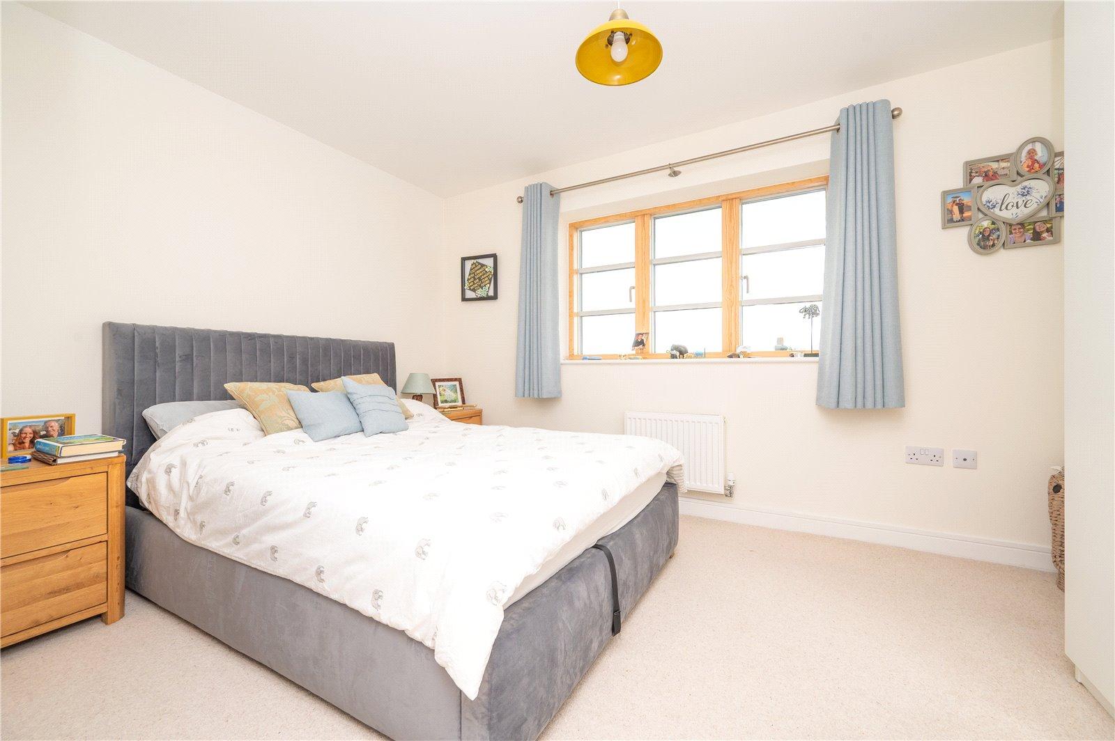 2 Bedroom Terraced House For Sale in Montague Close, Hatfield Road, St. Albans, Hertfordshire - View 4 - Collinson Hall