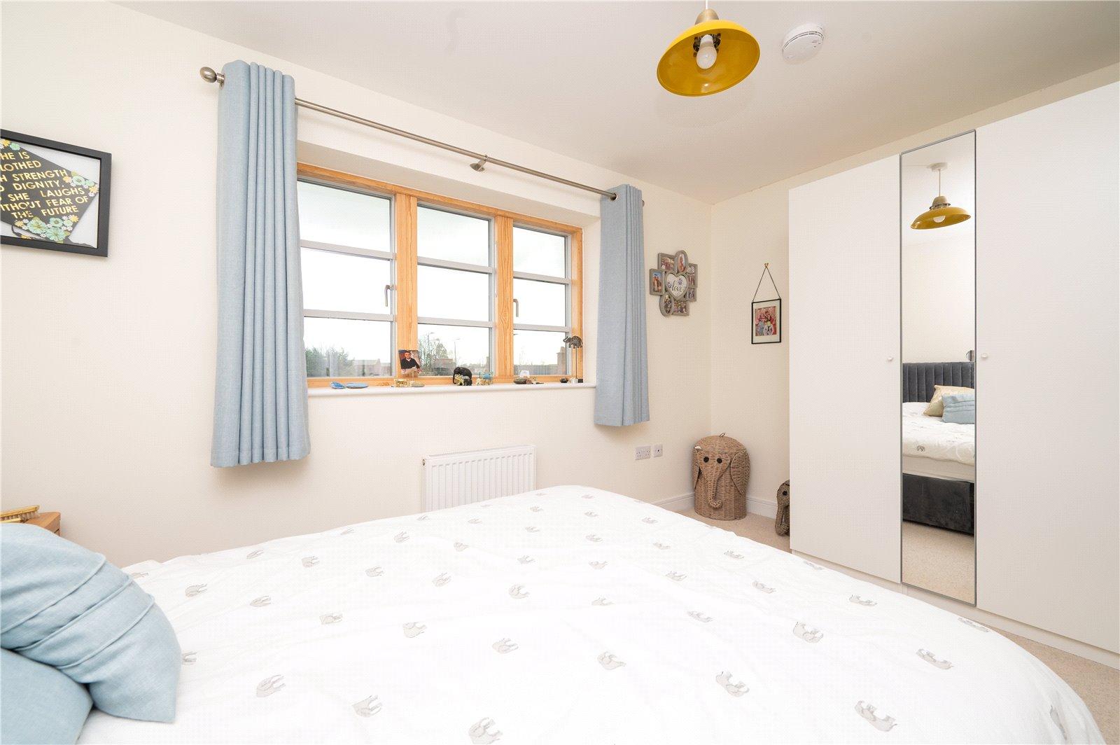 2 Bedroom Terraced House For Sale in Montague Close, Hatfield Road, St. Albans, Hertfordshire - View 10 - Collinson Hall