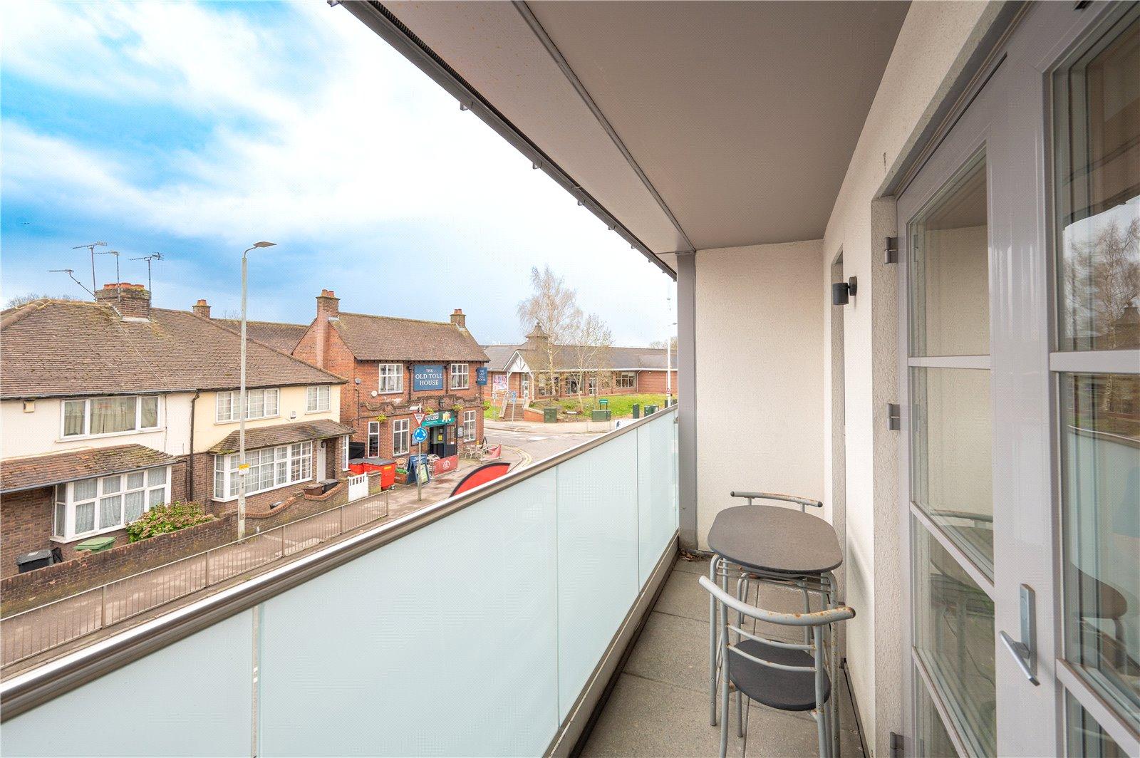 2 Bedroom Terraced House For Sale in Montague Close, Hatfield Road, St. Albans, Hertfordshire - View 9 - Collinson Hall