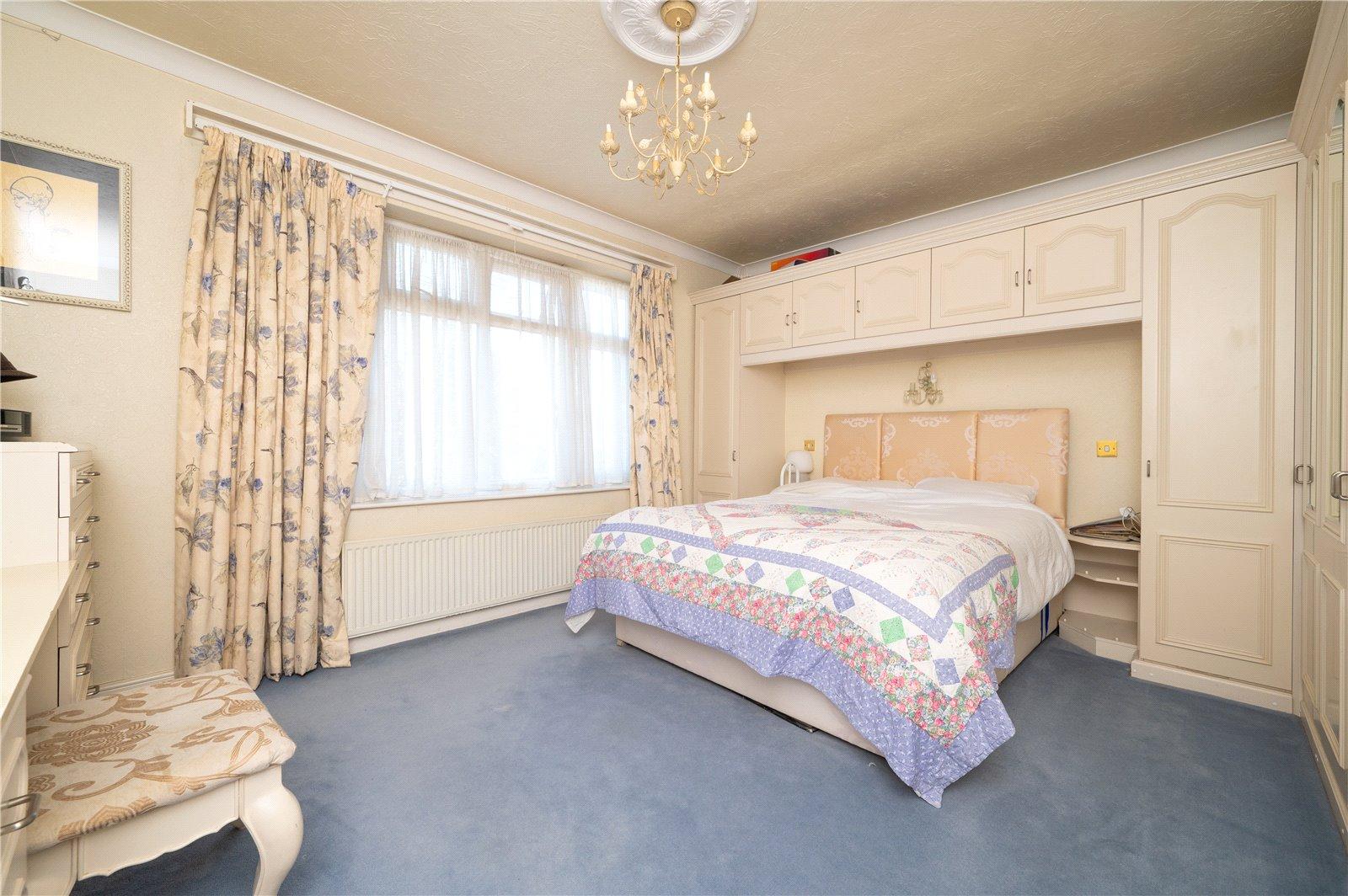 3 Bedroom Terraced House For Sale in Vesta Avenue, St. Albans, Hertfordshire - View 9 - Collinson Hall