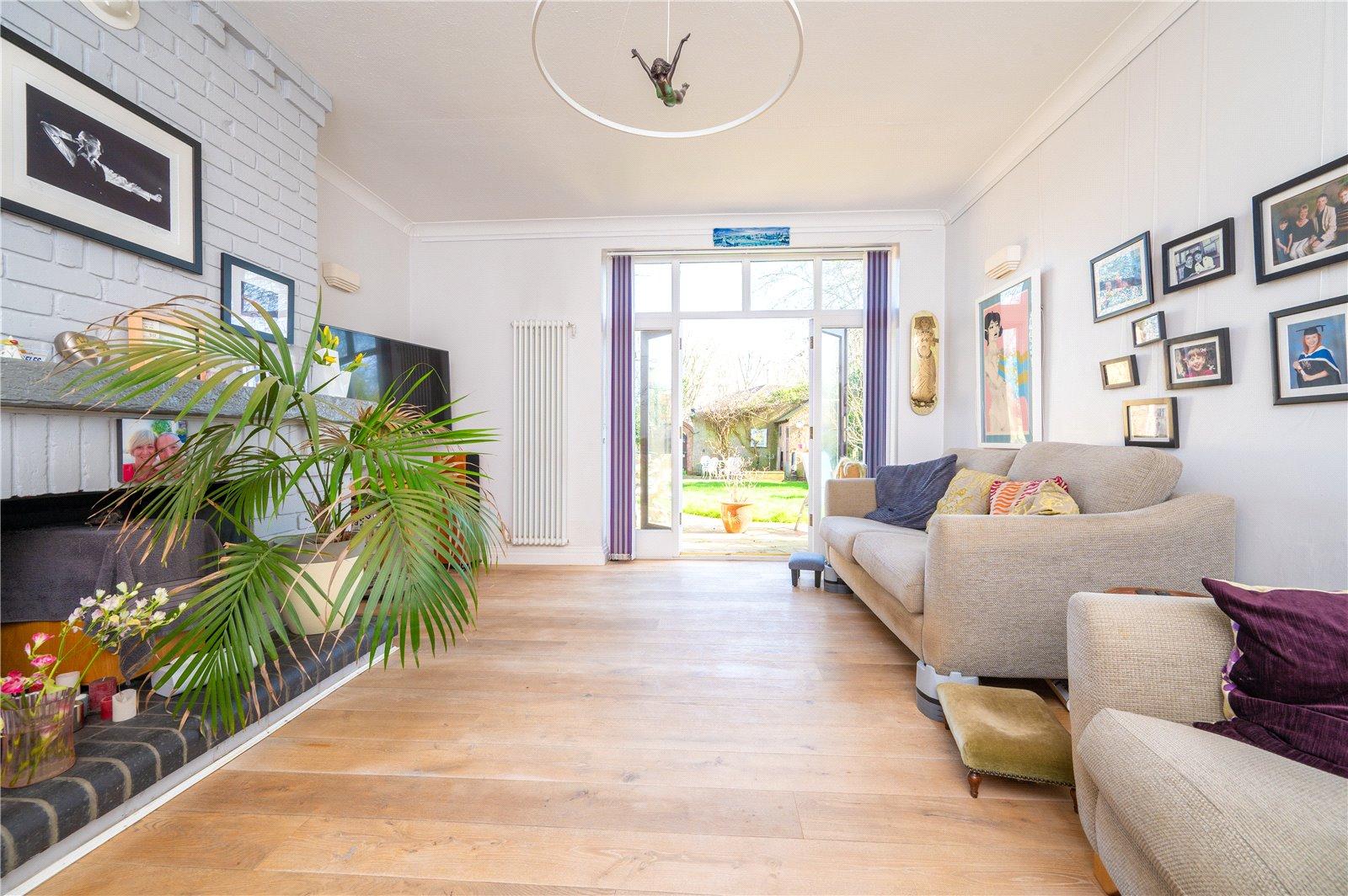 3 Bedroom Terraced House For Sale in Vesta Avenue, St. Albans, Hertfordshire - View 4 - Collinson Hall
