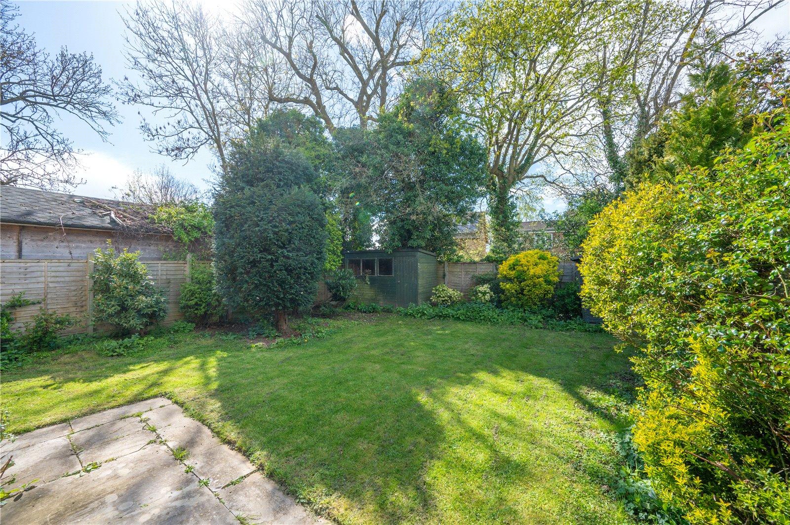 4 Bedroom Detached House,garage For Sale in Pine Grove, Bricket Wood, St. Albans, Hertfordshire - View 9 - Collinson Hall