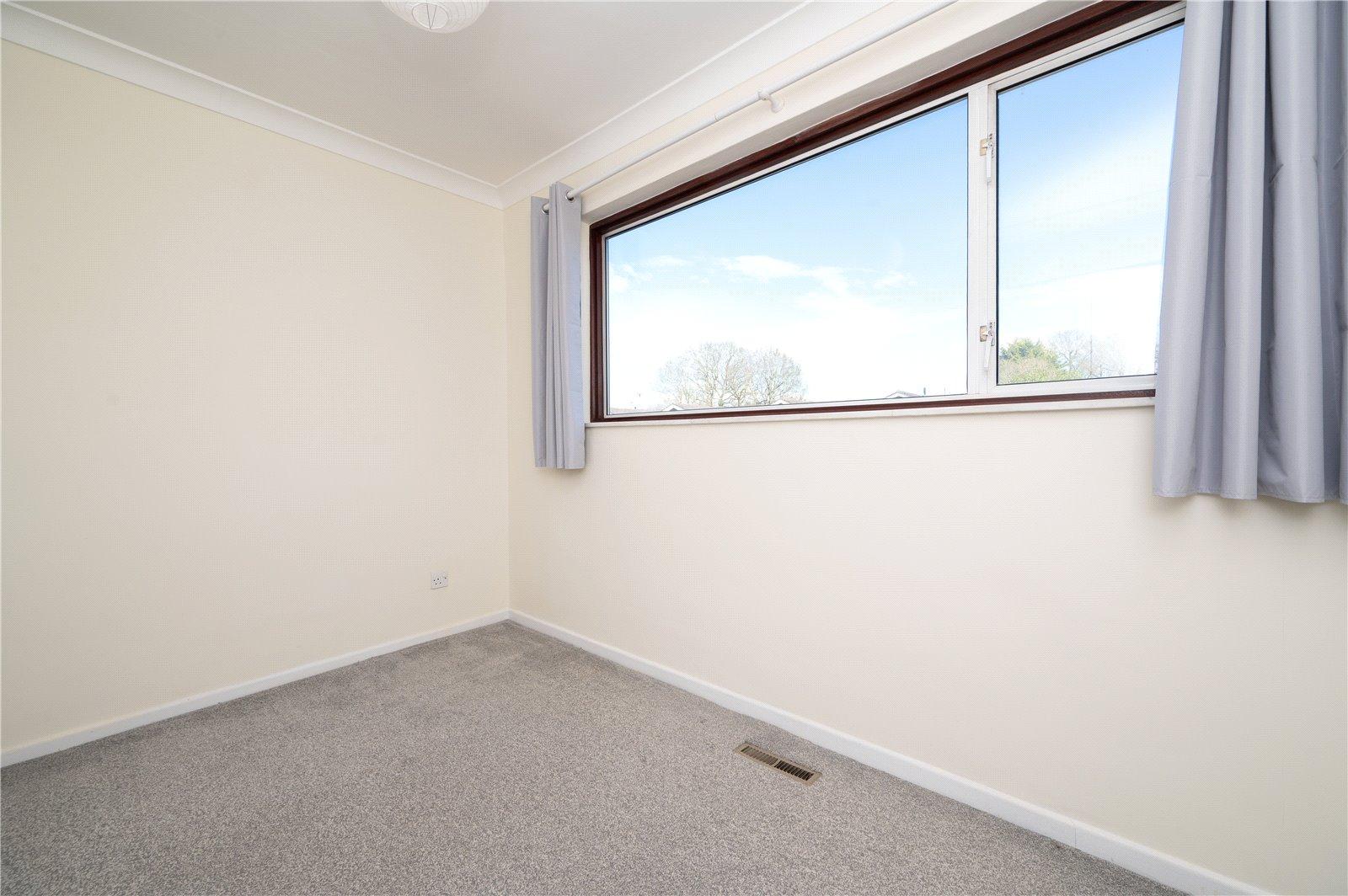 4 Bedroom Detached House,garage For Sale in Pine Grove, Bricket Wood, St. Albans, Hertfordshire - View 16 - Collinson Hall