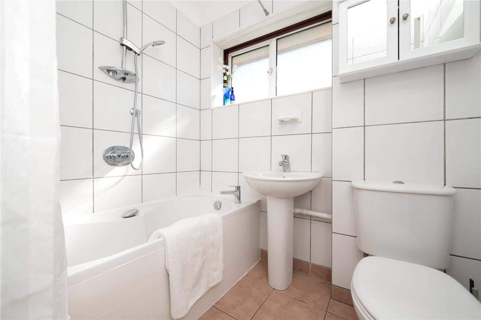 4 Bedroom Detached House,garage For Sale in Pine Grove, Bricket Wood, St. Albans, Hertfordshire - View 17 - Collinson Hall