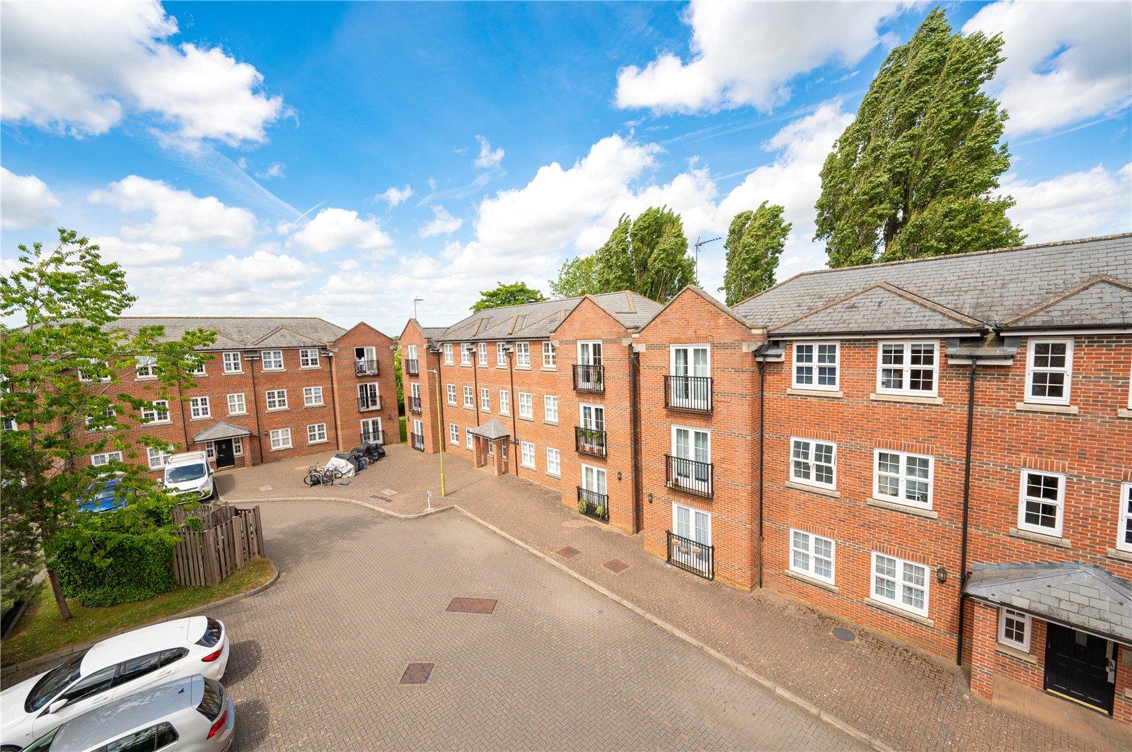 3 Bedroom  Sold Subject to Contract in Lime Tree Court, London Colney, St. Albans, Hertfordshire - View 5 - Collinson Hall