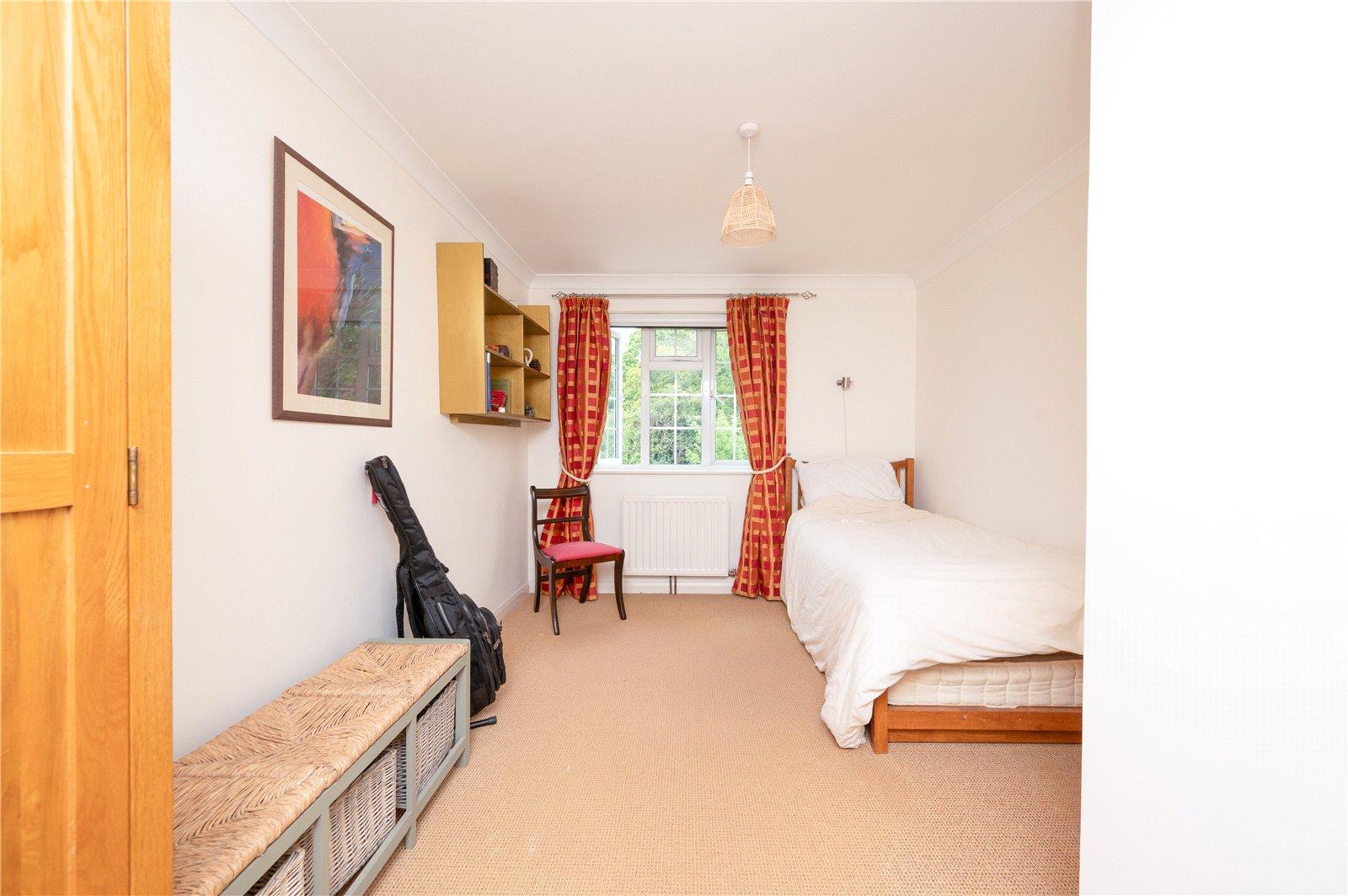 5 Bedroom Detached House,garage For Sale in Homewood Road, St. Albans, Hertfordshire - View 22 - Collinson Hall