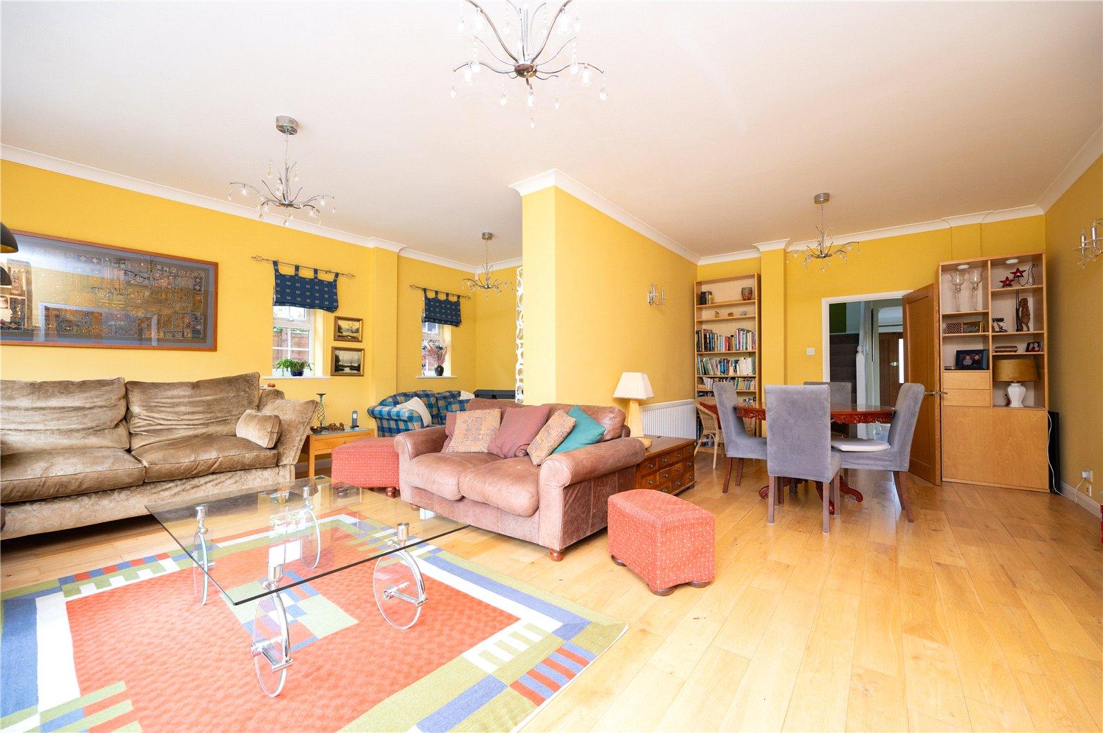 5 Bedroom Detached House,garage For Sale in Homewood Road, St. Albans, Hertfordshire - View 16 - Collinson Hall