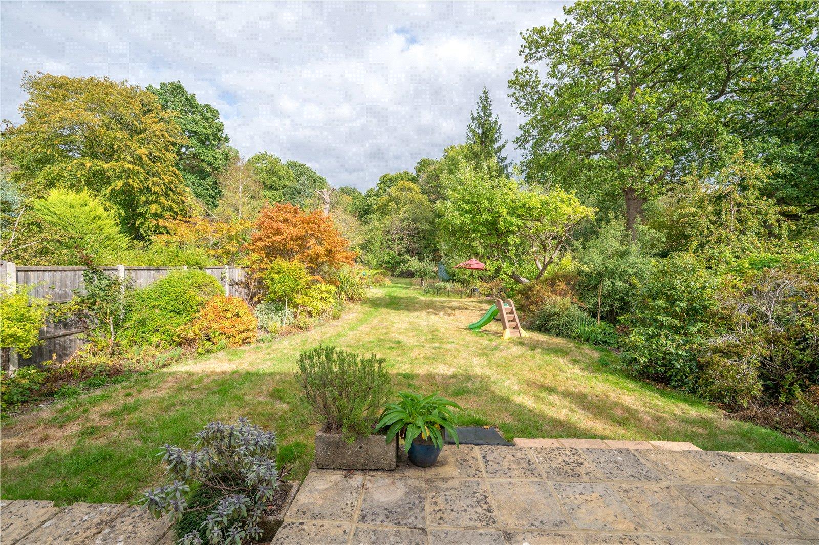 5 Bedroom Detached House,garage For Sale in Homewood Road, St. Albans, Hertfordshire - View 25 - Collinson Hall