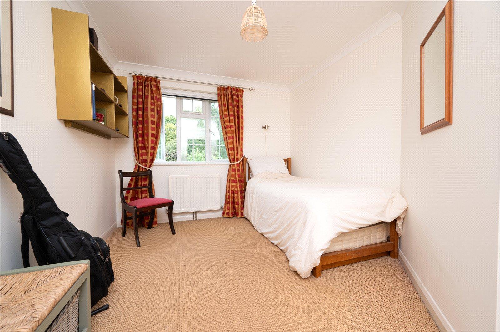 5 Bedroom Detached House,garage For Sale in Homewood Road, St. Albans, Hertfordshire - View 12 - Collinson Hall