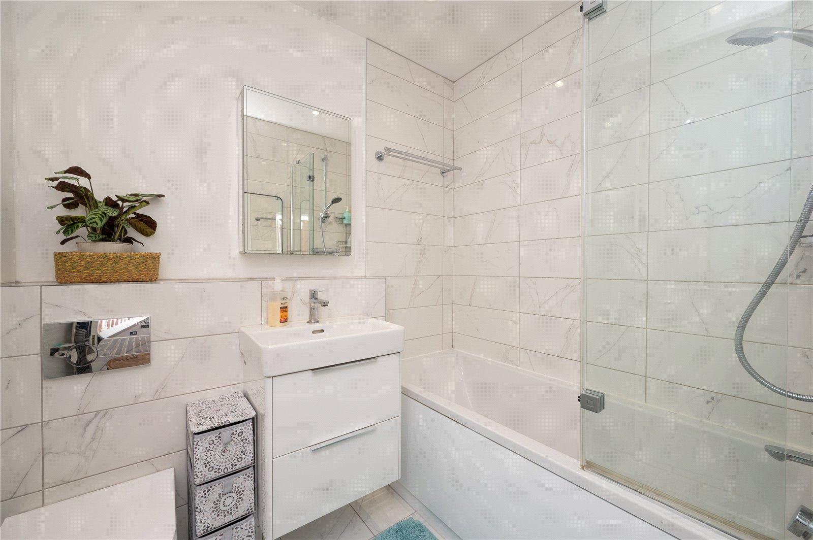 3 Bedroom Semi-Detached House Sold Subject to Contract in Holyrood Crescent, St. Albans, Hertfordshire - View 10 - Collinson Hall