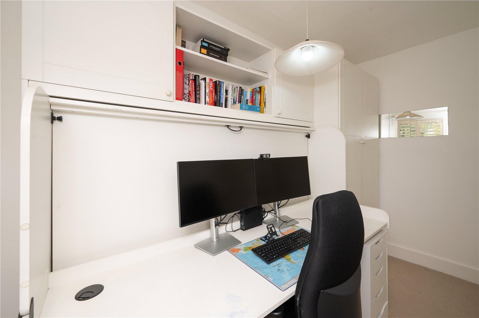 2 Bedroom Terraced House For Sale in Church Street, St. Albans, Hertfordshire - View 10 - Collinson Hall