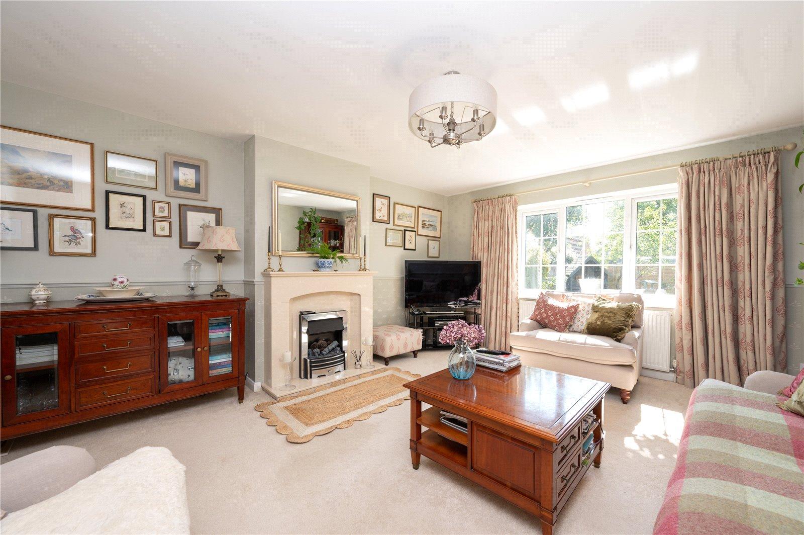 3 Bedroom Detached House,garage Sold Subject to Contract in Cedarwood Drive, St. Albans, Hertfordshire - View 2 - Collinson Hall