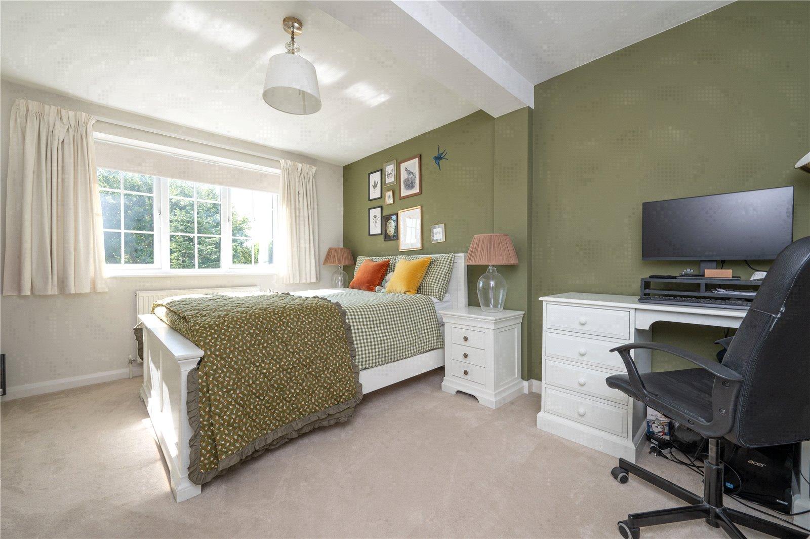 3 Bedroom Detached House,garage Sold Subject to Contract in Cedarwood Drive, St. Albans, Hertfordshire - View 16 - Collinson Hall