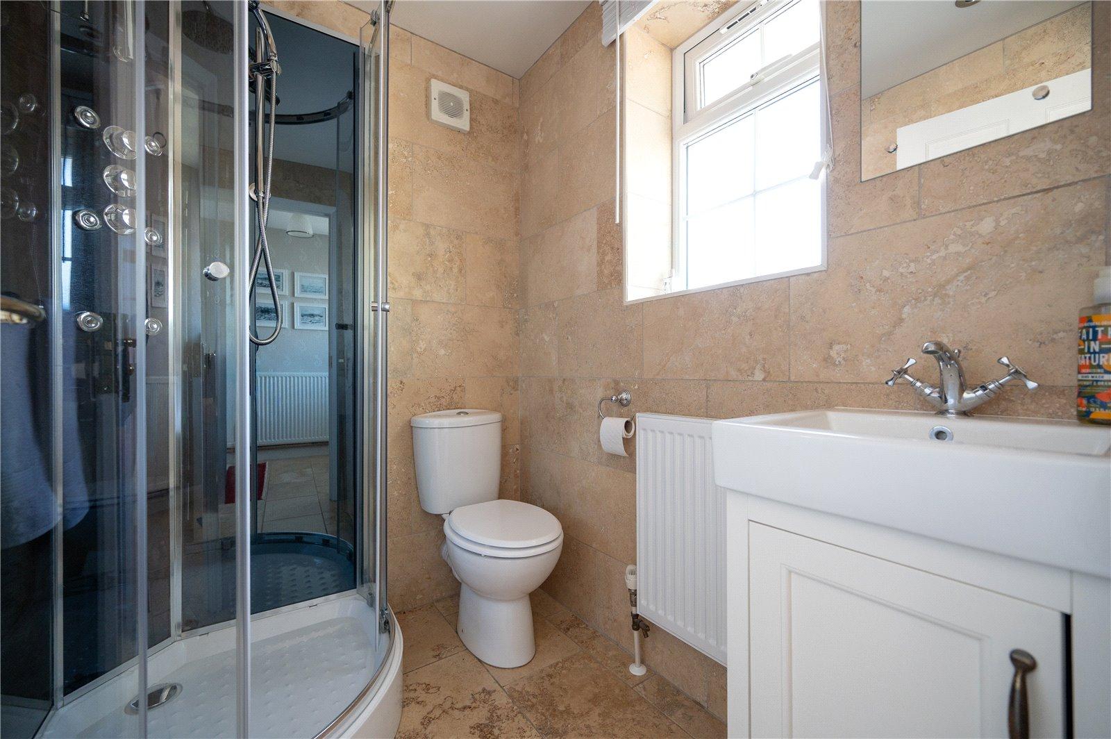 3 Bedroom Detached House,garage Sold Subject to Contract in Cedarwood Drive, St. Albans, Hertfordshire - View 18 - Collinson Hall
