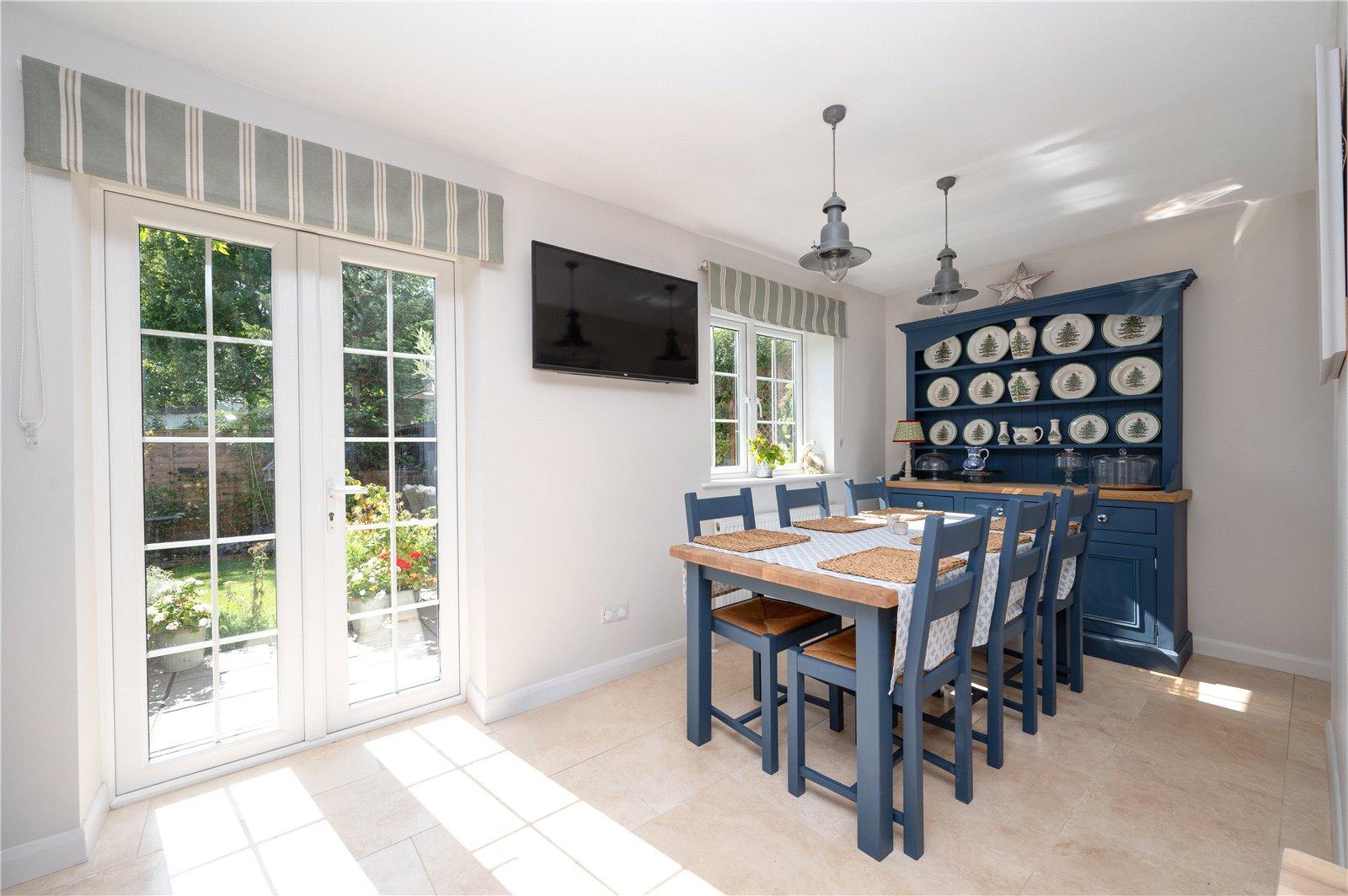 3 Bedroom Detached House,garage Sold Subject to Contract in Cedarwood Drive, St. Albans, Hertfordshire - View 3 - Collinson Hall