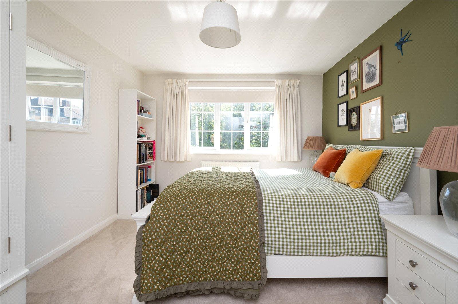 3 Bedroom Detached House,garage Sold Subject to Contract in Cedarwood Drive, St. Albans, Hertfordshire - View 11 - Collinson Hall