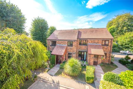 2 Bedroom  For Sale in Belmont Hill, St. Albans, Hertfordshire - Collinson Hall
