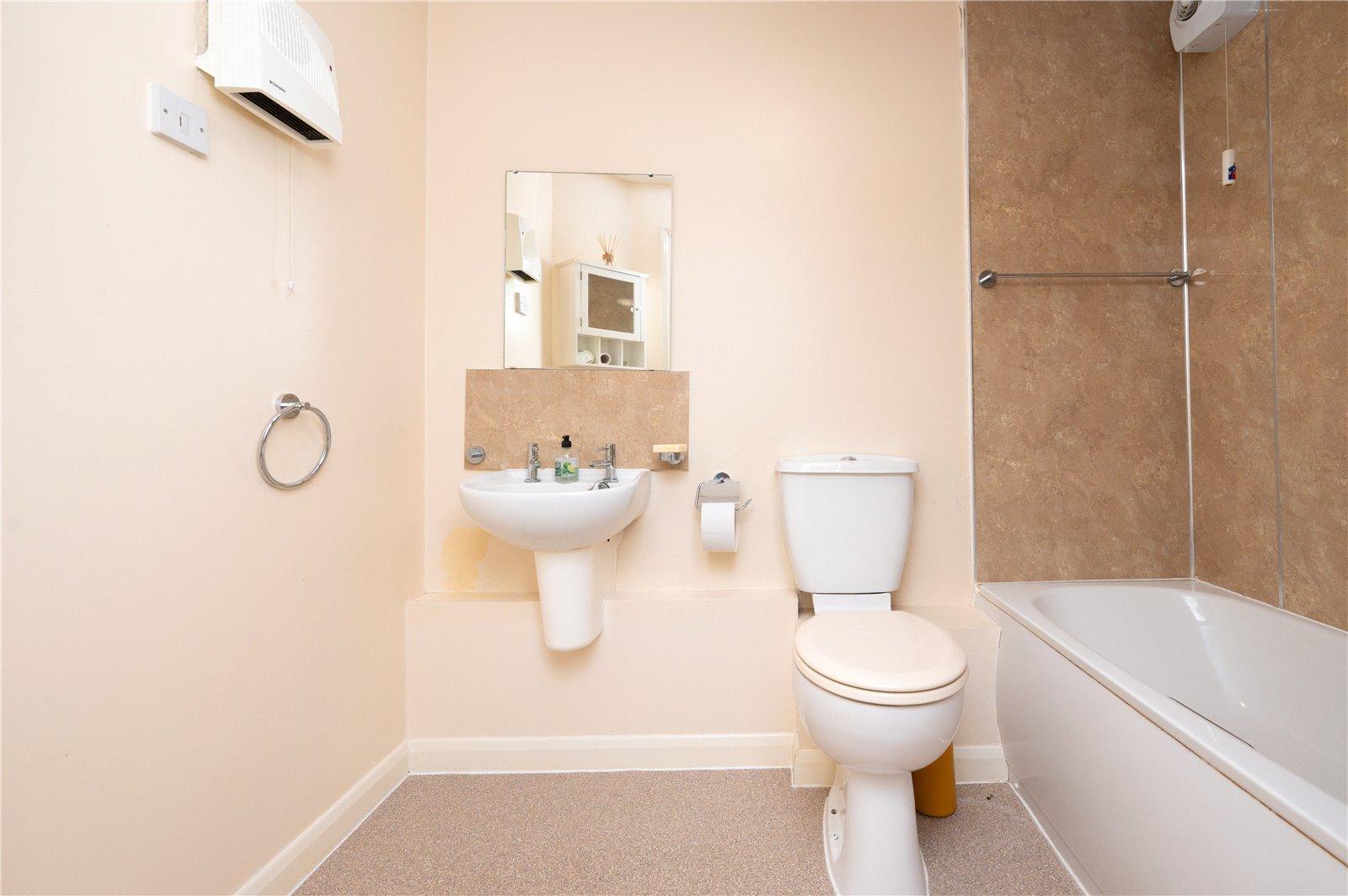 2 Bedroom  For Sale in Belmont Hill, St. Albans, Hertfordshire - View 8 - Collinson Hall